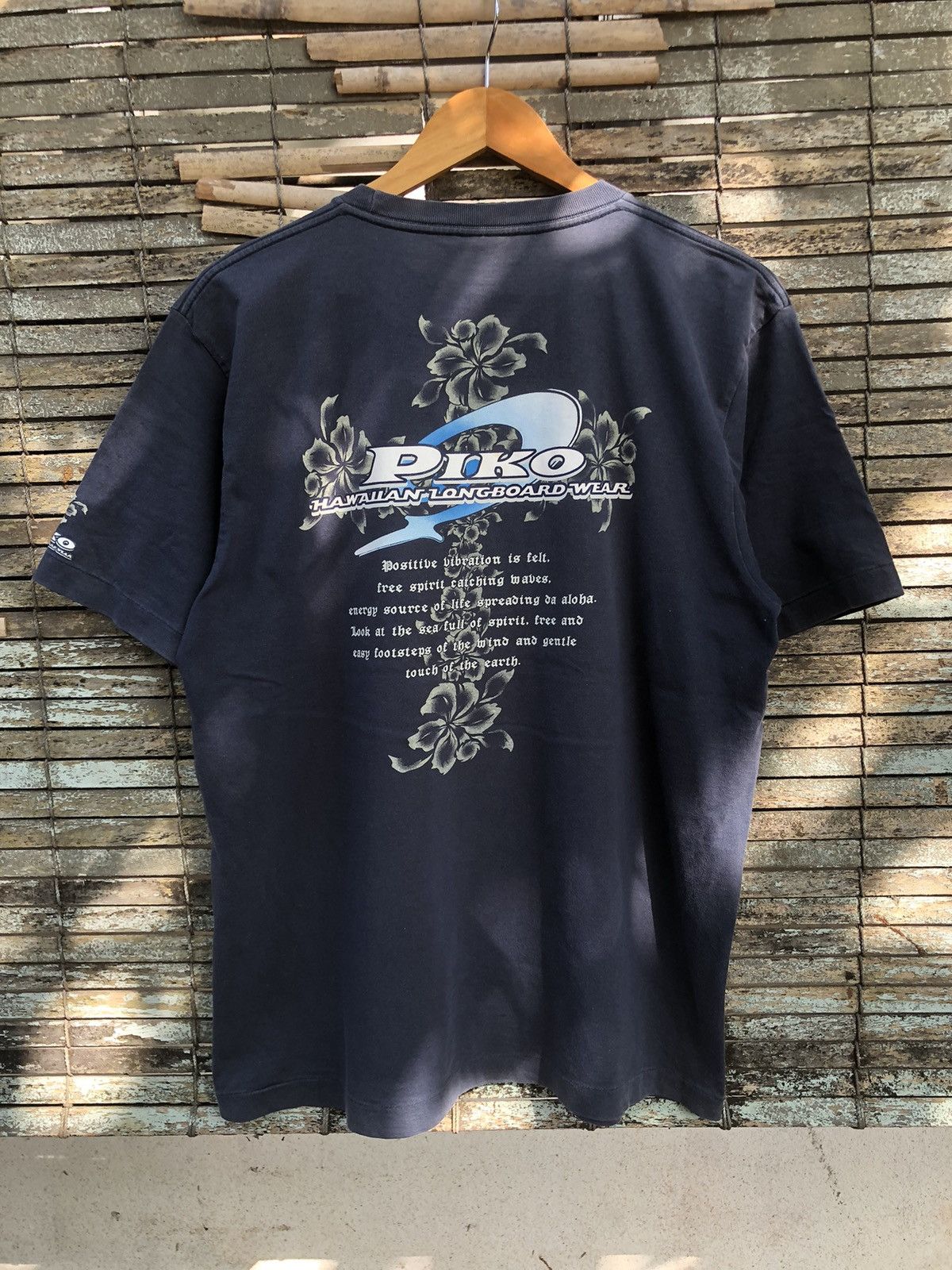 Japanese Brand × Quiksilver × Vintage Vintage Sunfaded Piko Surfwear Glitter Backhit Tee Size US L / EU 52-54 / 3 - 1 Thumbnail