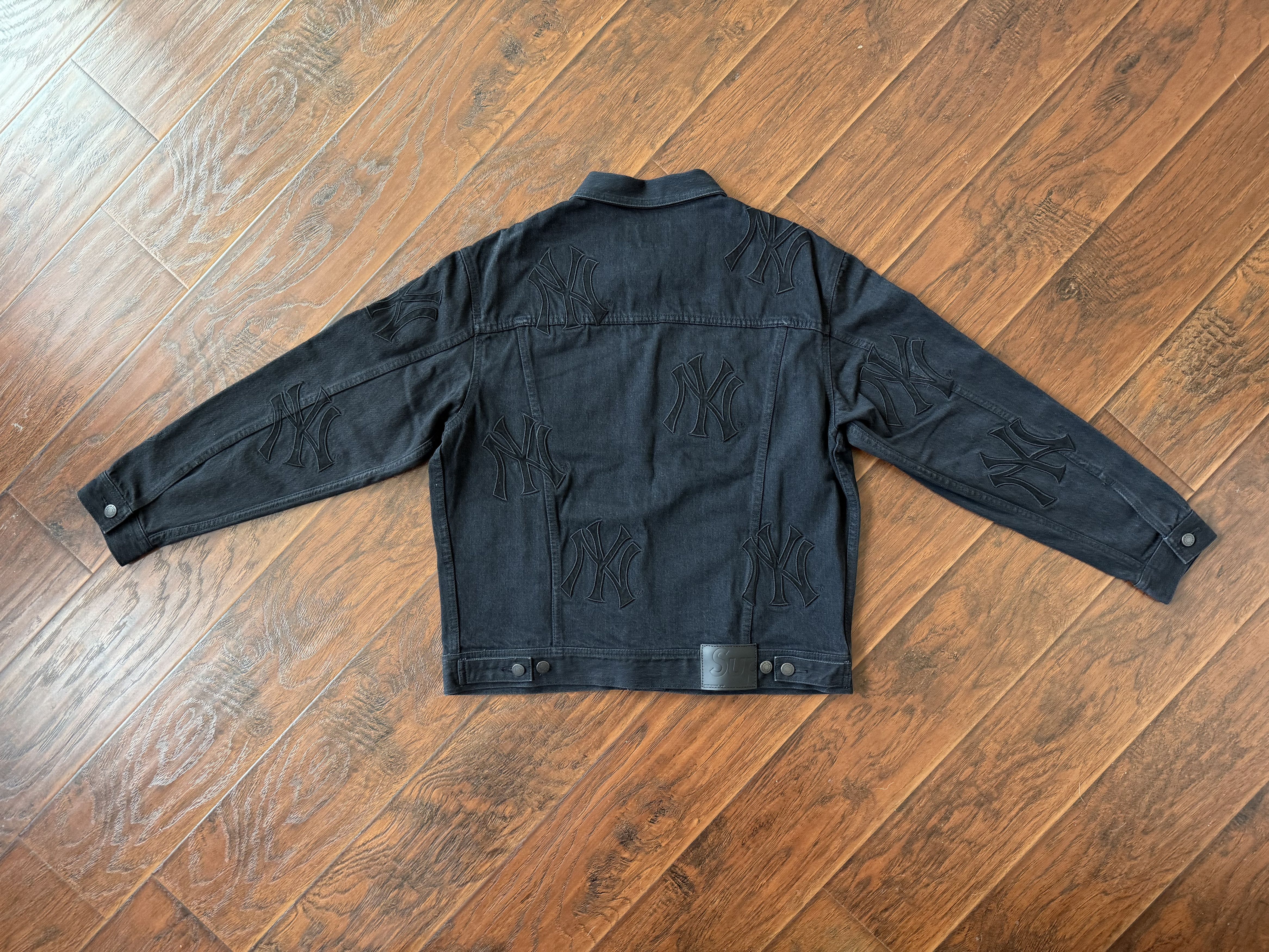 47 Brand × New York Yankees × Supreme Supreme x New York Yankees Trucker Jacket 2021 BNWT Black M Size US M / EU 48-50 / 2 - 3 Thumbnail