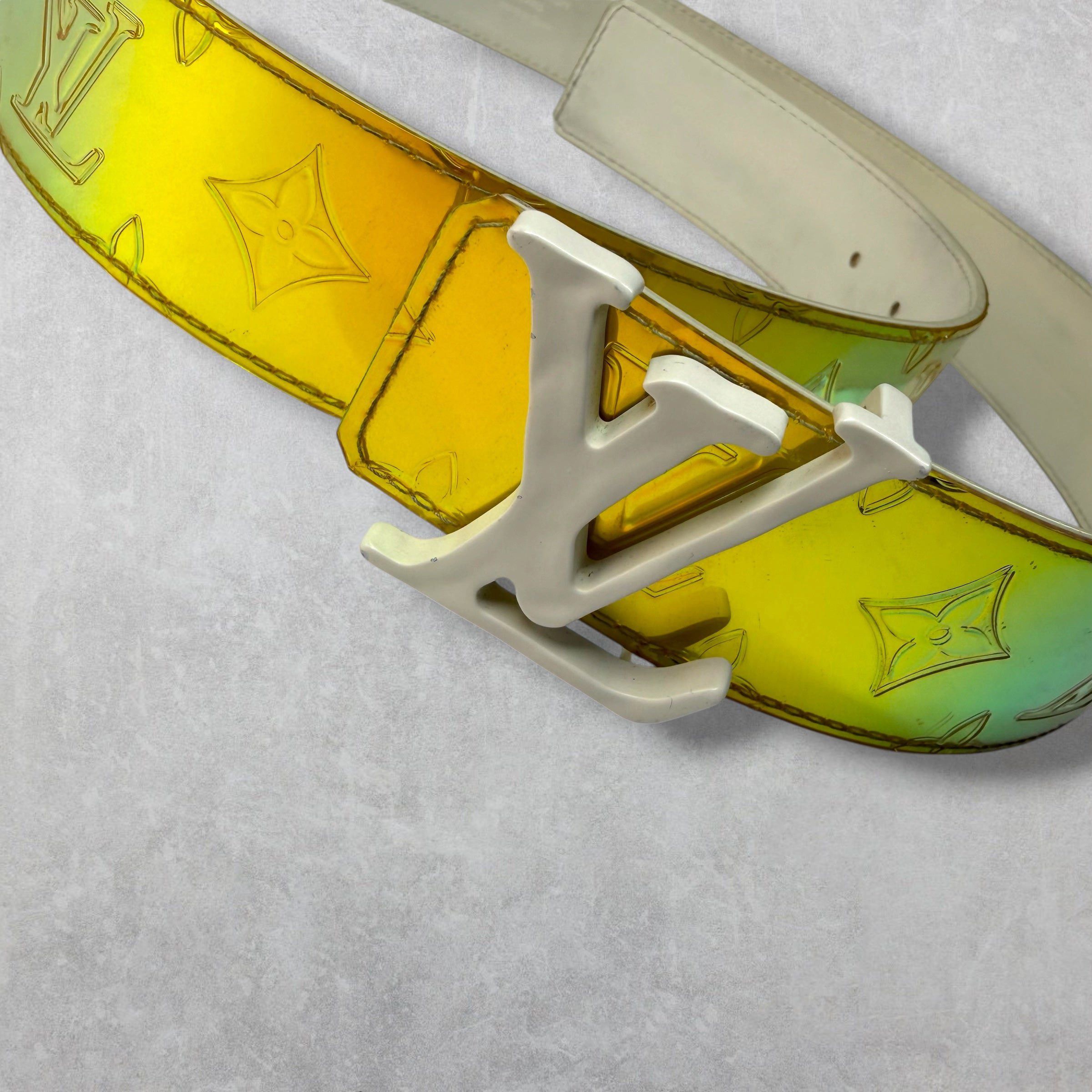 Louis Vuitton Louis Vuitton LV Shape Monogram 4MM Prism Belt 32 (90) Size 34 - 2 Thumbnail