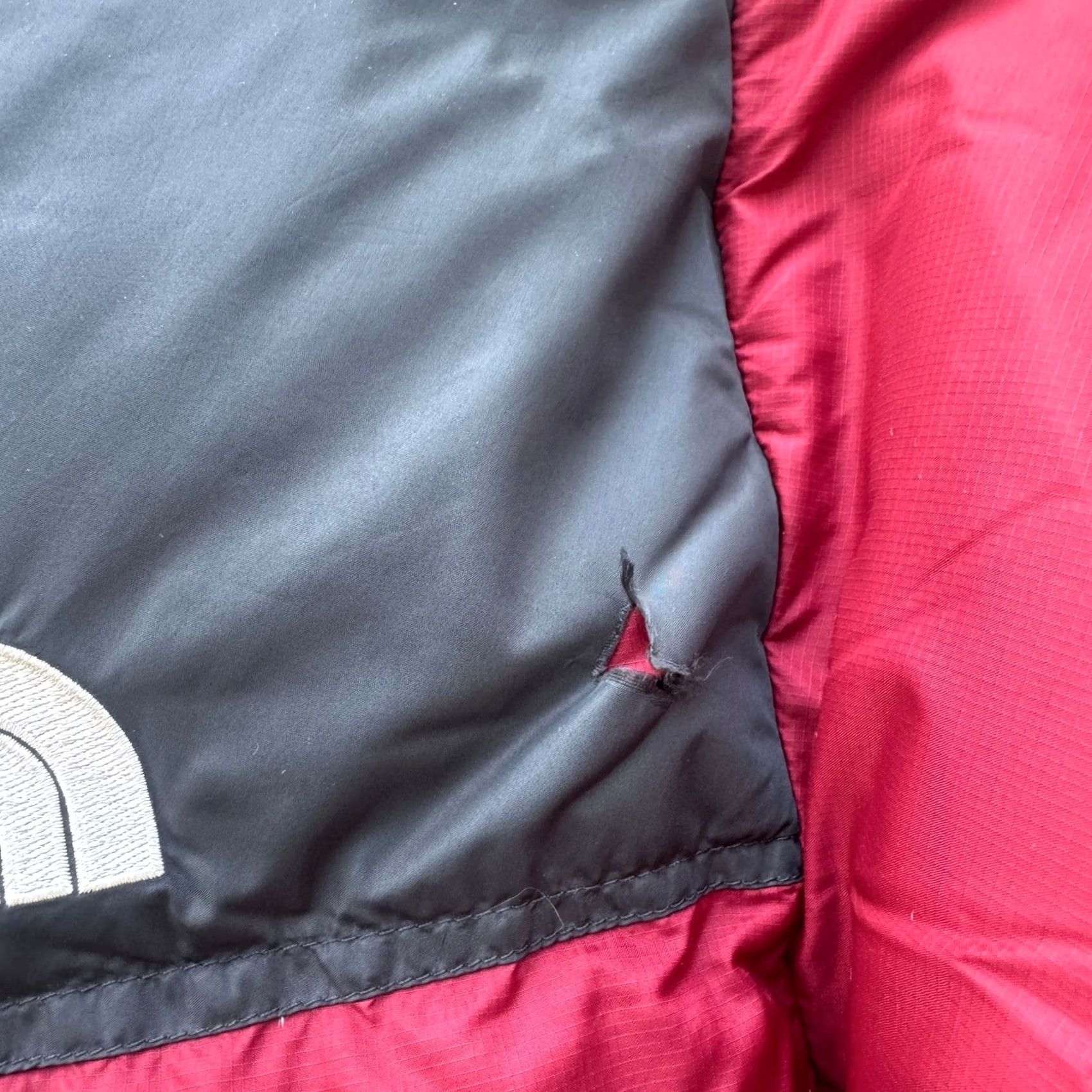 The North Face VINTAGE The North Face Retro Nuptse Red Black Down Fill Men’s Medium Puffer Jacket Size US M / EU 48-50 / 2 - 5 Thumbnail