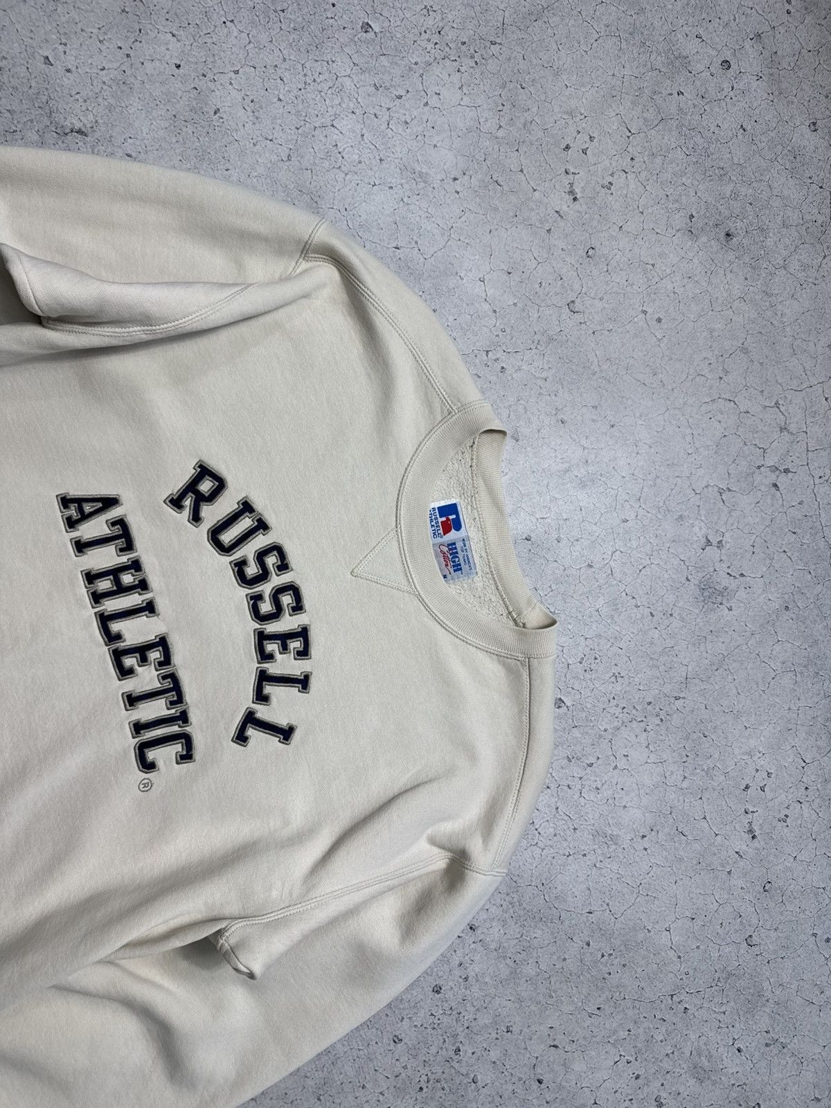 Russell Athletic Russel Athletic Beige Sweatshirt Vintage Big Logo Y2K Size US M / EU 48-50 / 2 - 5 Thumbnail