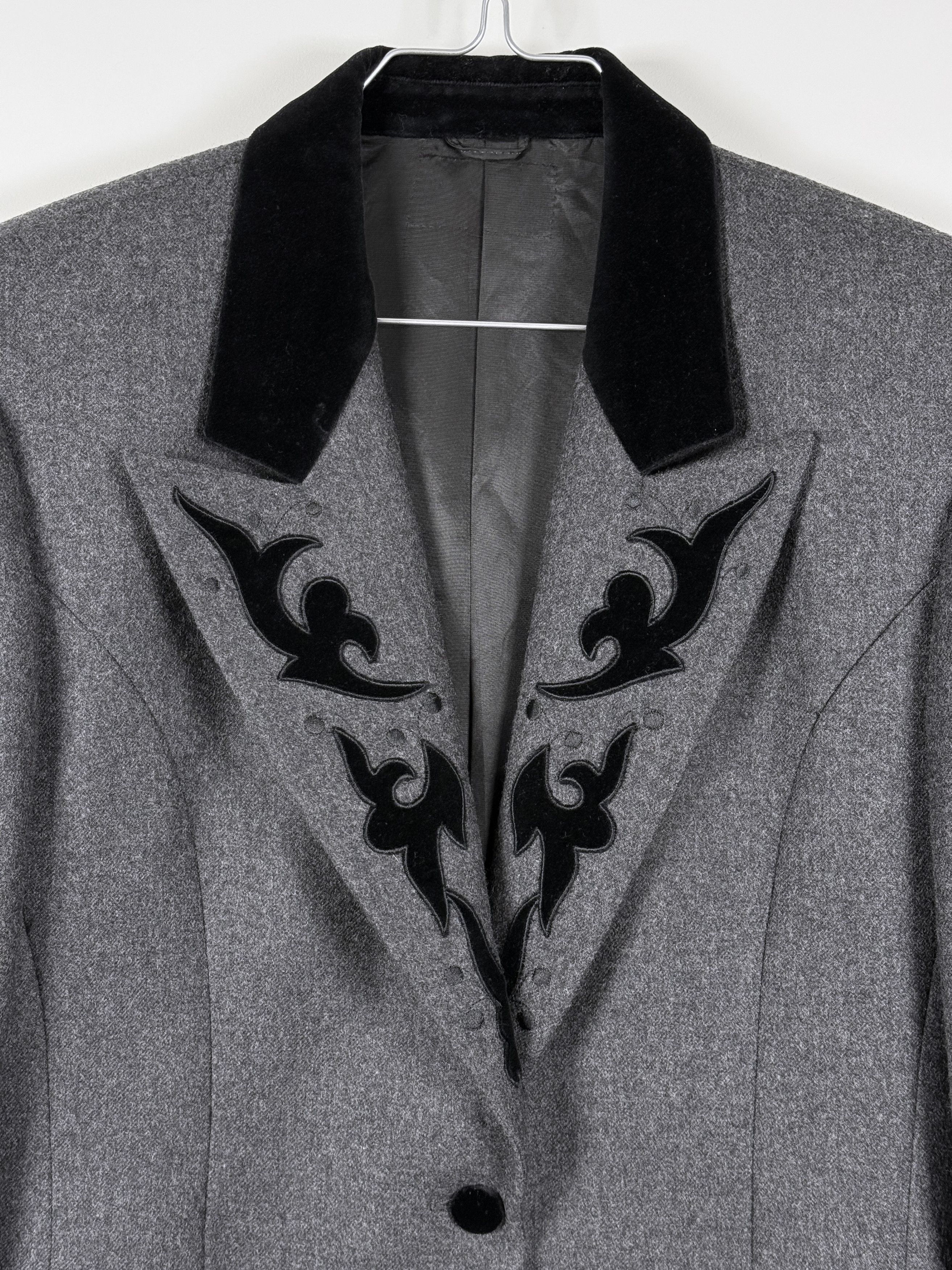 Vintage Vintage Grey Wool Blazer with Velvet Appliqué Details (M) Size M / US 6-8 / IT 42-44 - 3 Thumbnail