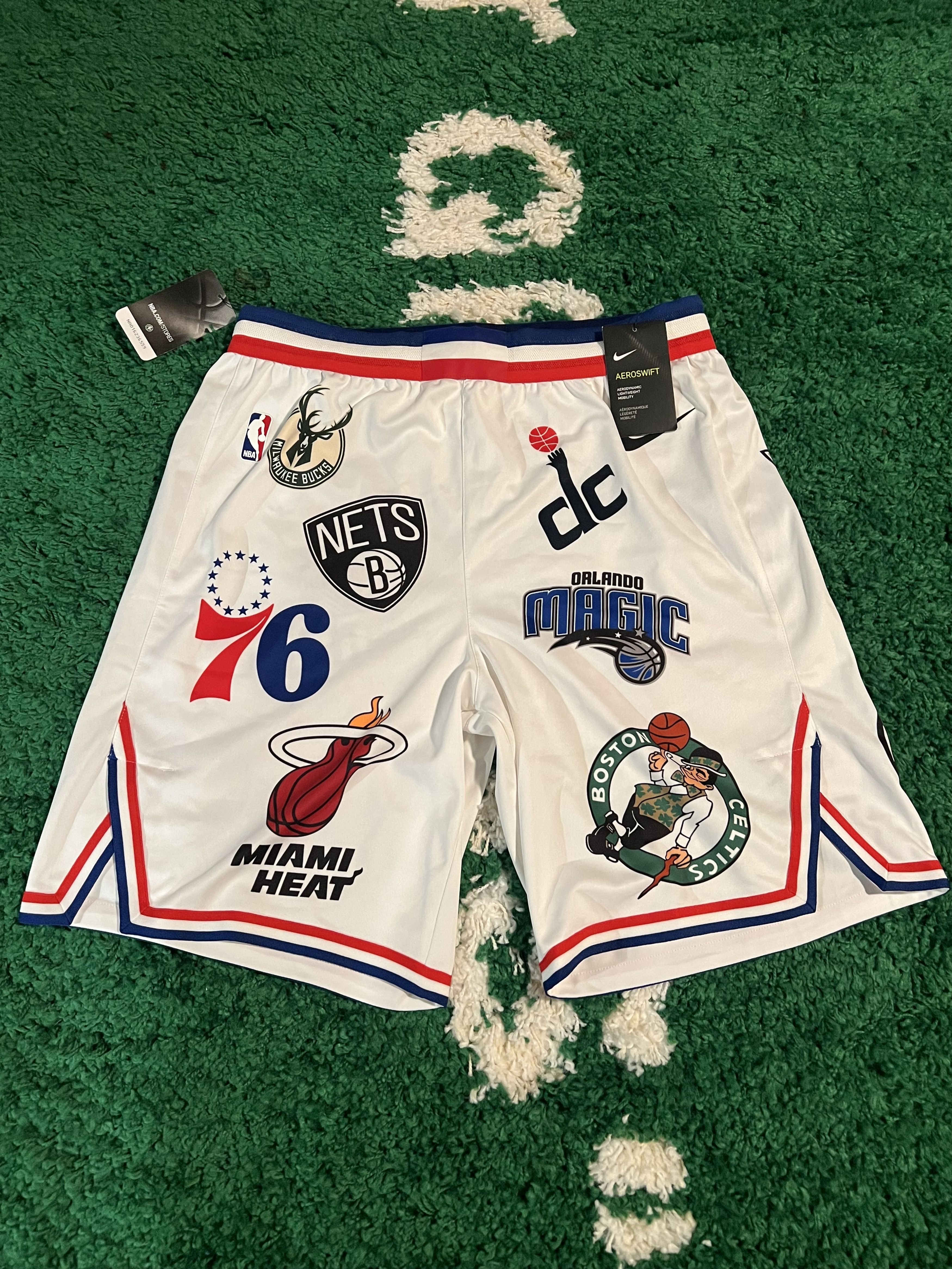 Nike × Supreme Supreme White Nike/NBA Teams Authentic Short W38 Size US 38 / EU 54 - 1 Thumbnail