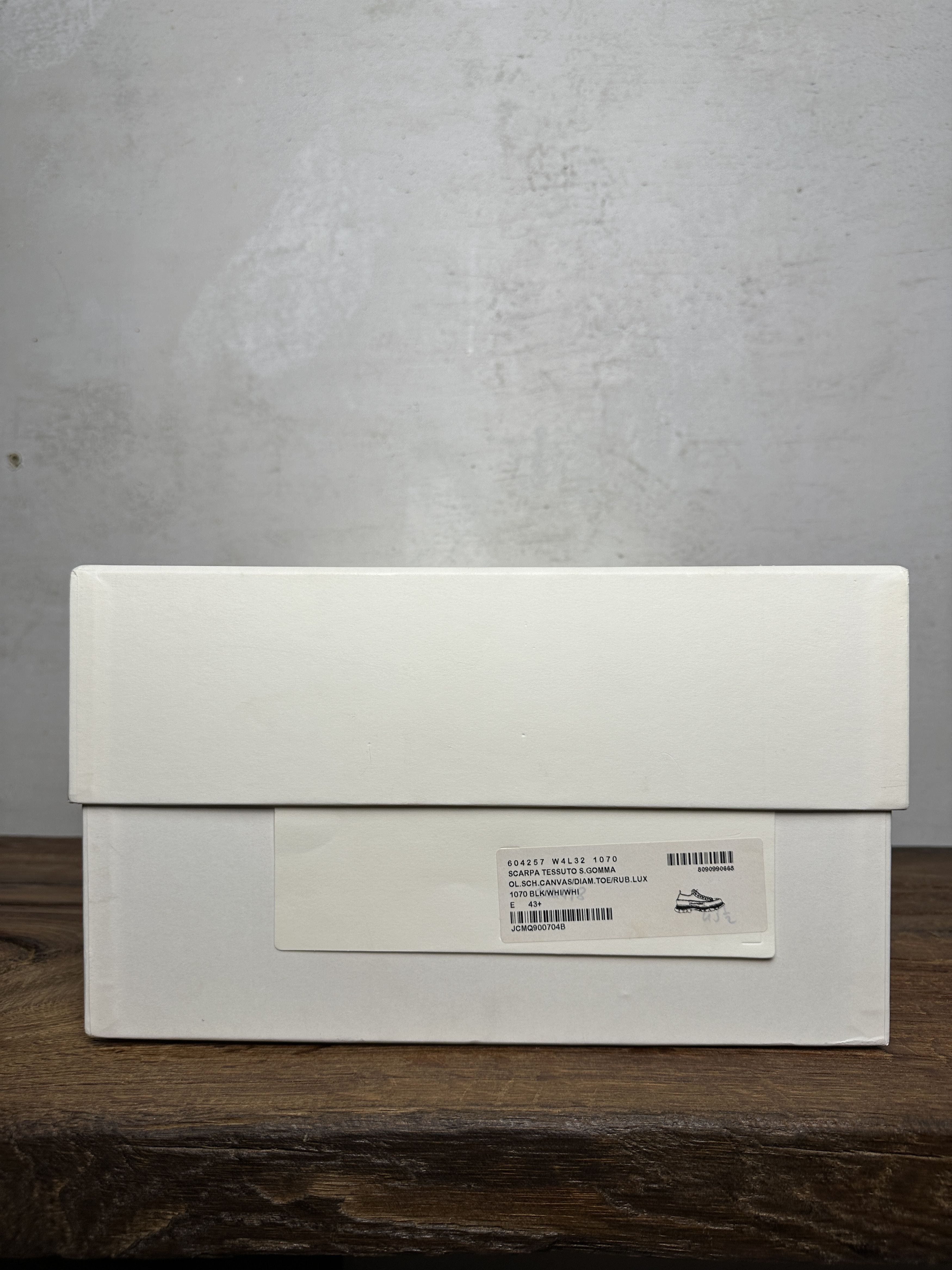 Alexander McQueen ALEXANDER MCQUEEN White Tread Slick Low Sneakers Size US 10 / EU 43 - 17 Thumbnail