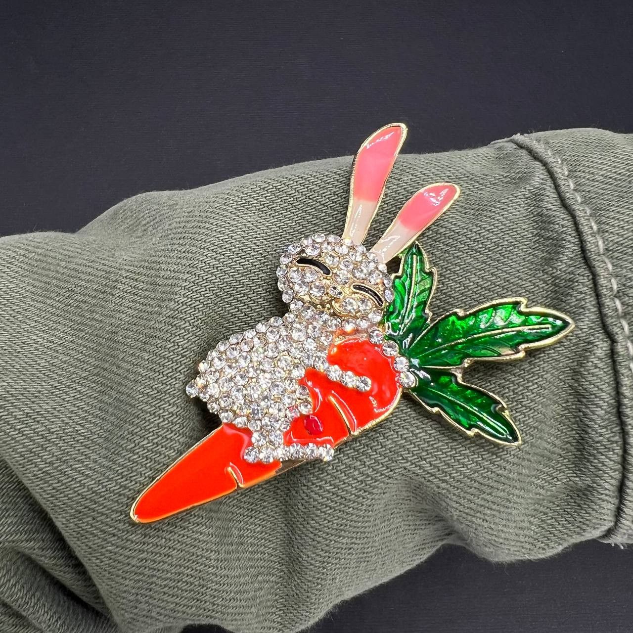 Vintage Cute Bunny Brooch Carrot Crystal Rhinestone Pin Funny Gift Size ONE SIZE - 6 Thumbnail