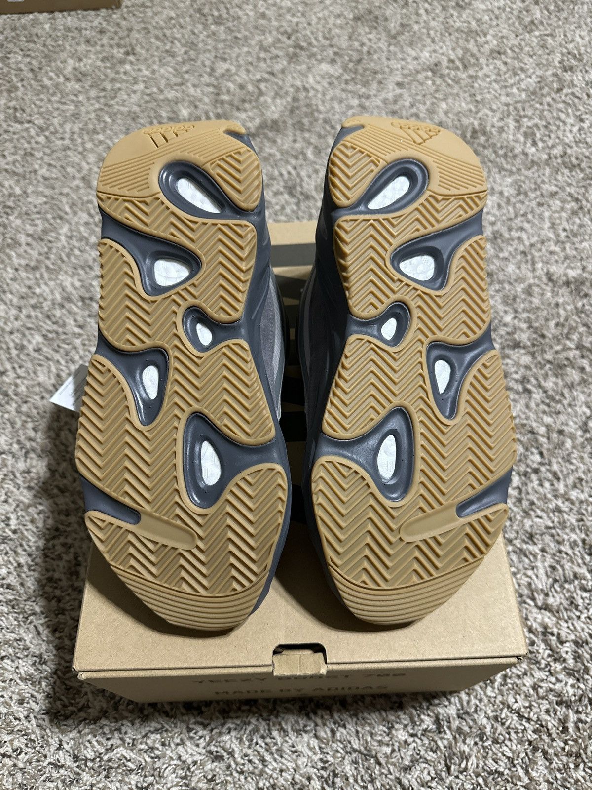 Yeezy Adidas Yeezy Boost 700 V2 Tephra Size US 10.5 / EU 43-44 - 5 Thumbnail