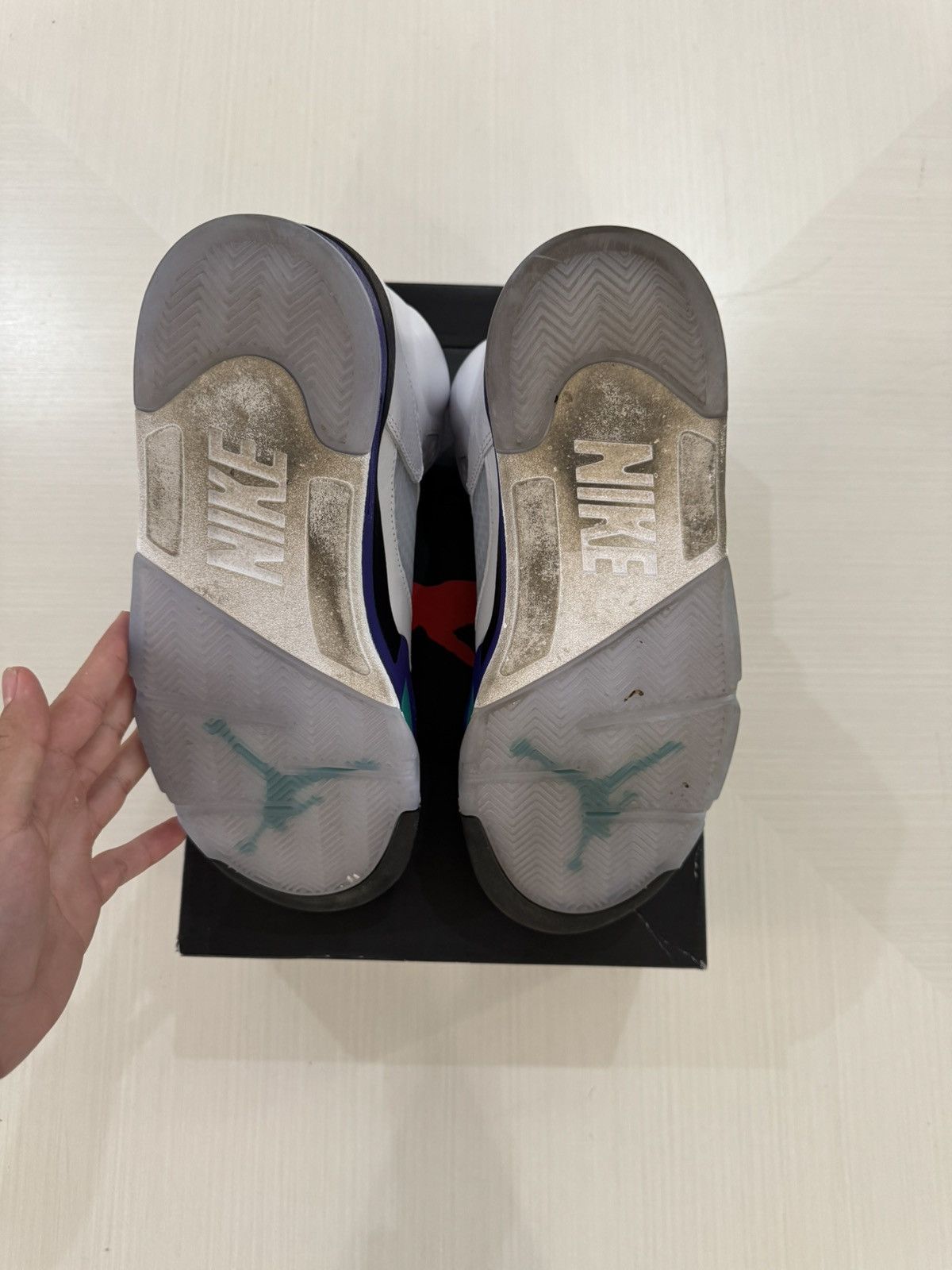 Jordan Brand Nike Air Jordan 5 Grape White Emerald HQ7979-100 Used sz 9.5 Size US 9.5 / EU 42-43 - 5 Thumbnail