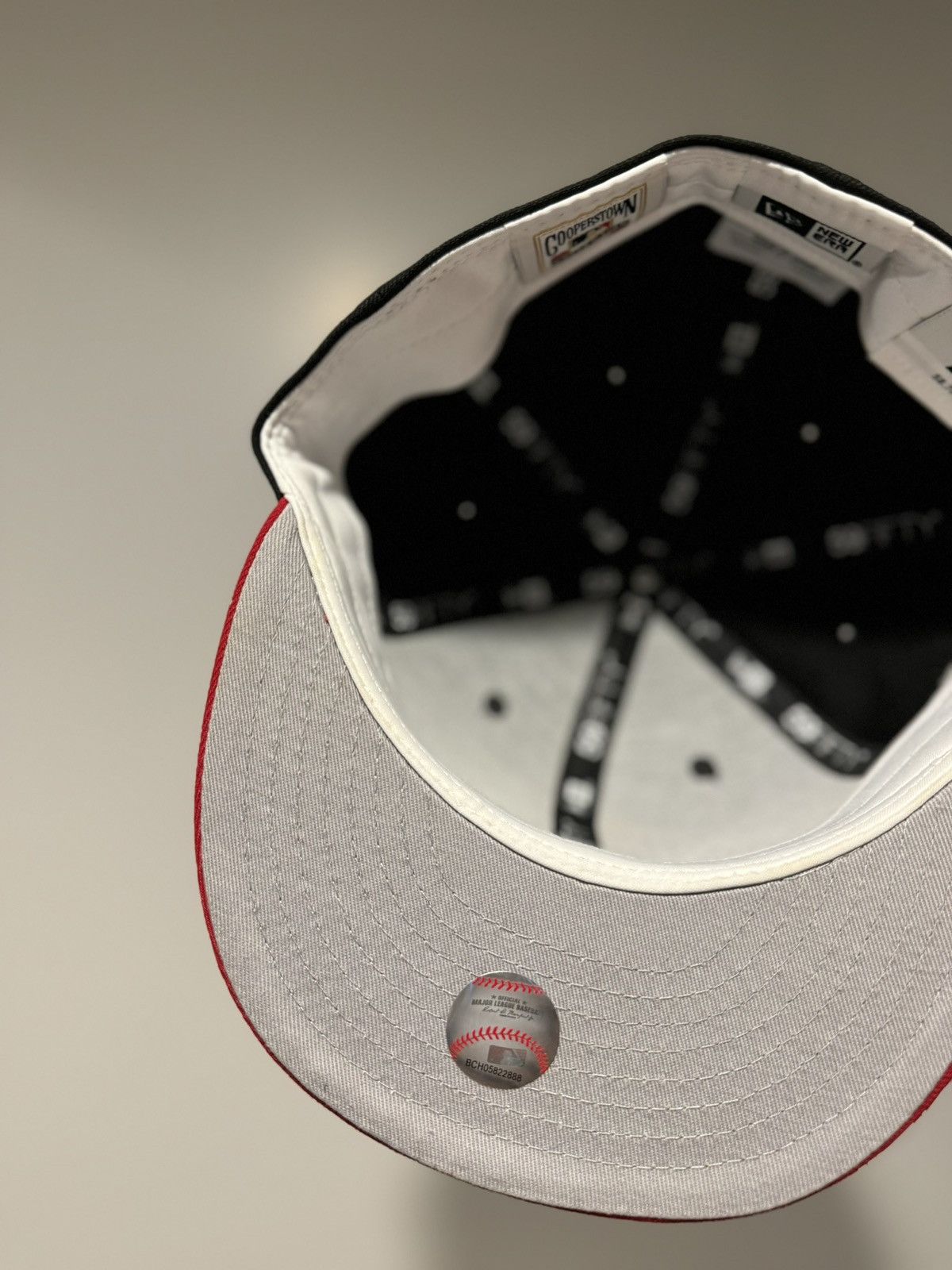 Hat Club × MLB × New Era Burdeens Chicago Exclusive Chicago White Sox Kanye 7 3/8 Size ONE SIZE - 4 Thumbnail