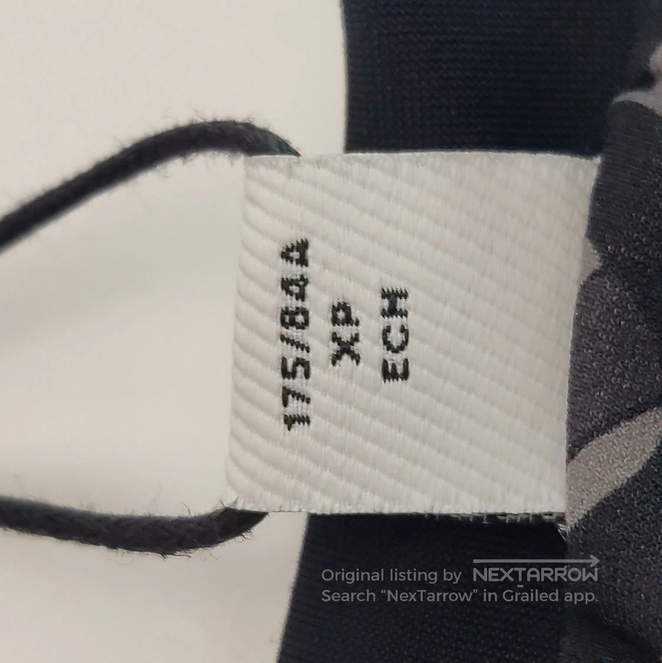 Burberry Burberry Monogram Print Sleeveless Crop Top . Size US XS / EU 42 / 0 - 6 Thumbnail