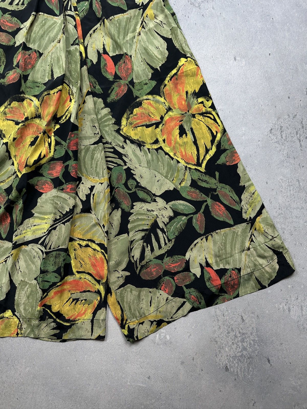 Byblos Byblos Italian Tropical Floral Wide Leg Culottes Archive 90s Size 30" / US 8 / IT 44 - 3 Thumbnail