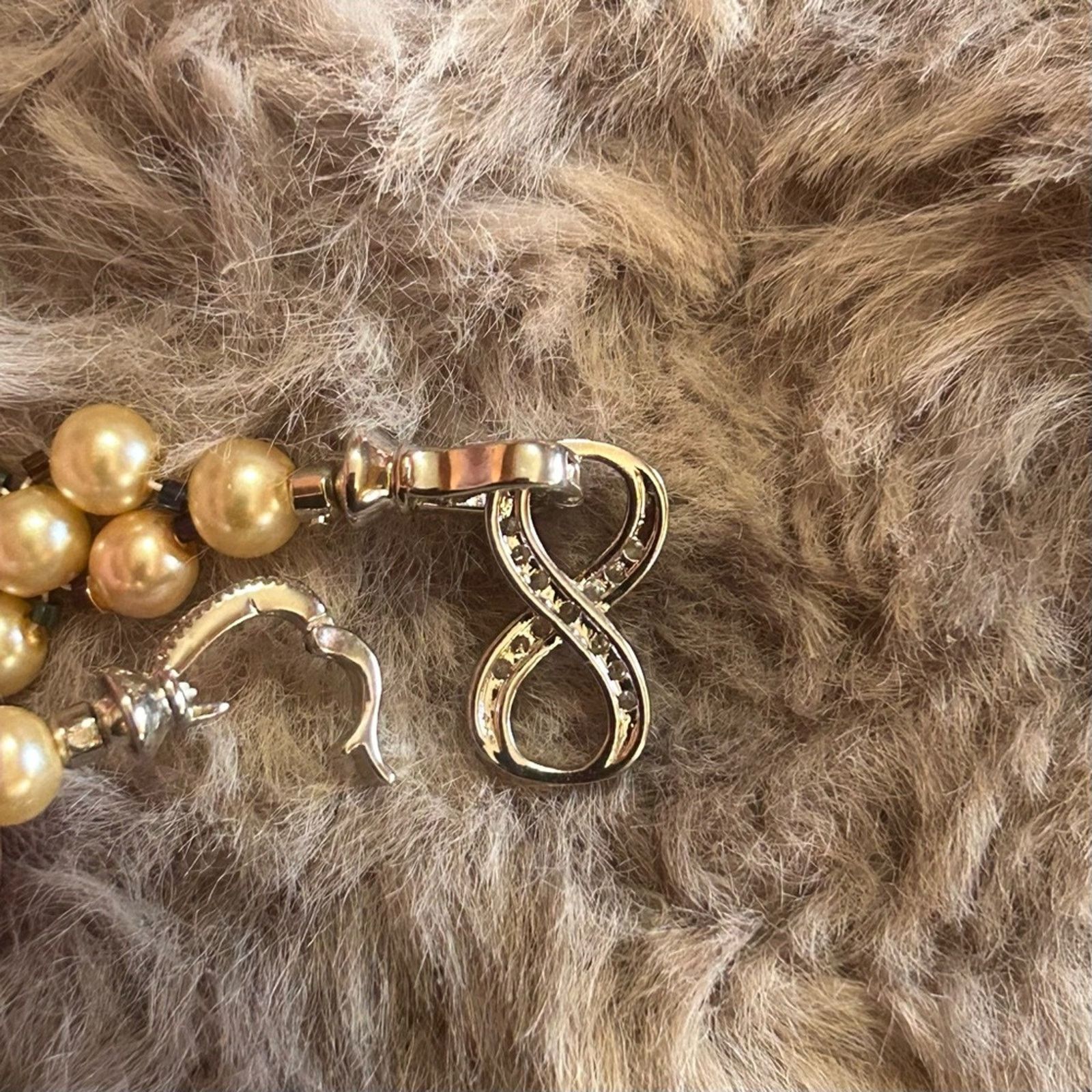 Handmade Handcrafted light champagne Czech glass pearl bracelet Size ONE SIZE - 7 Thumbnail