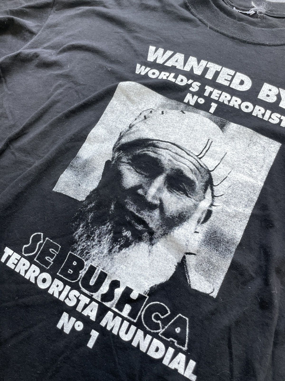 Vintage Y2K Wanted by World’s Terrorist “Se Bushca” T-Shirt (No Sz.) Size US XXL / EU 58 / 5 - 2 Thumbnail