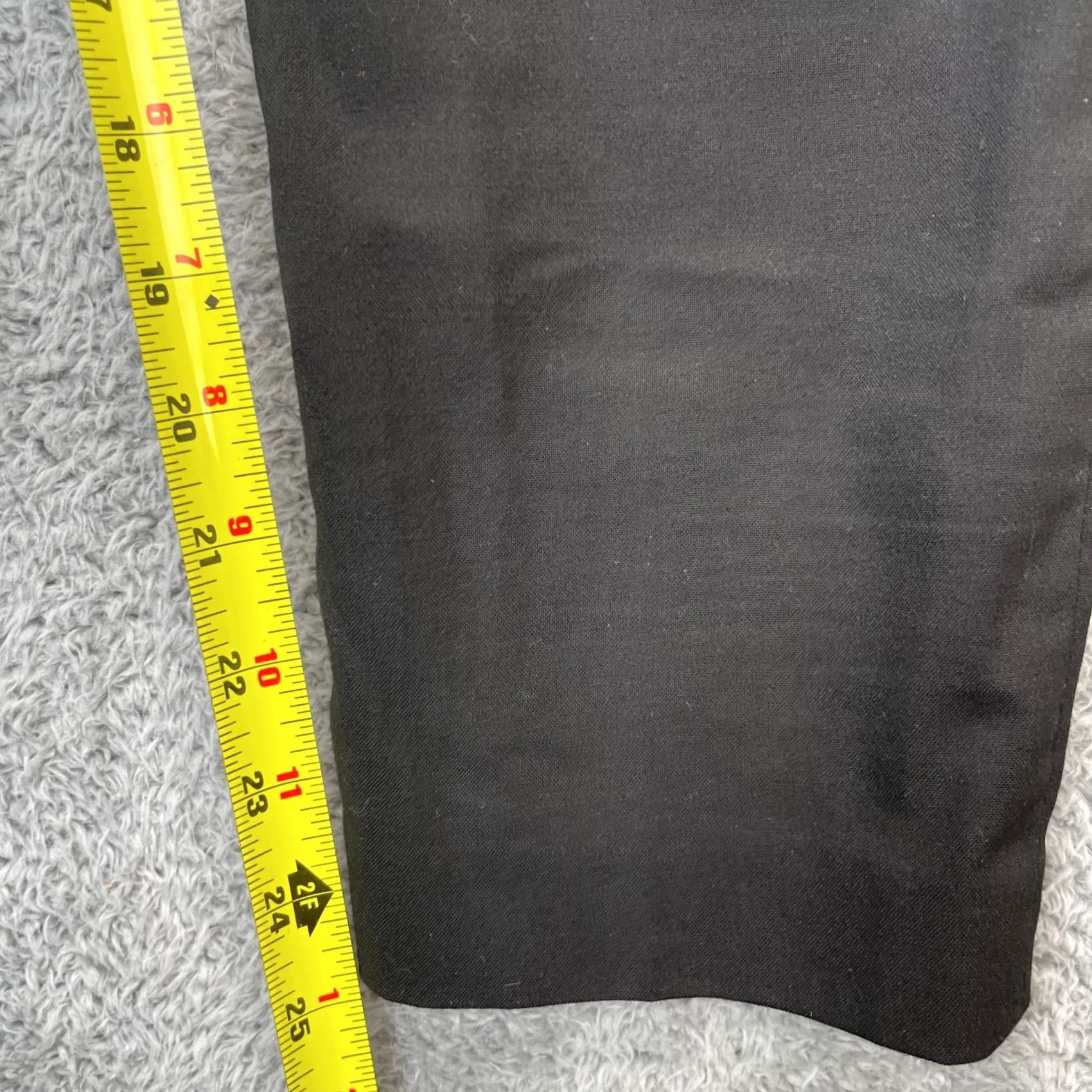Uniqlo Uniqlo Pants Womens M Black Smart Ankle Rayon Stretch Cropped Tapered Leg Polyester Spandex Front Flat Front Pockets 26in Waist Size 32" / US 10 / IT 46 - 6 Thumbnail