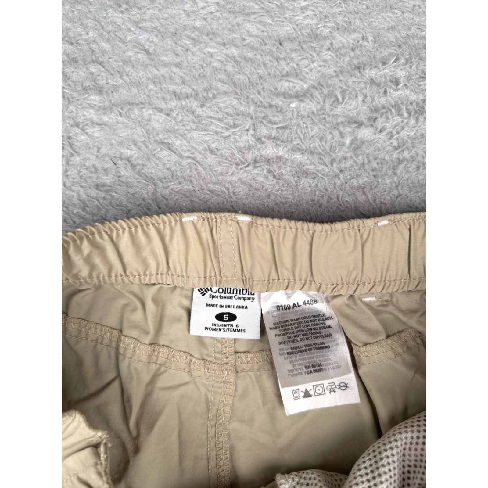 Vintage Columbia Shorts Womens 6 Beige Cargo Belted 100% Nylon Hiking Camping 30x6 Size 28" / US 6 / IT 42 - 7 Thumbnail