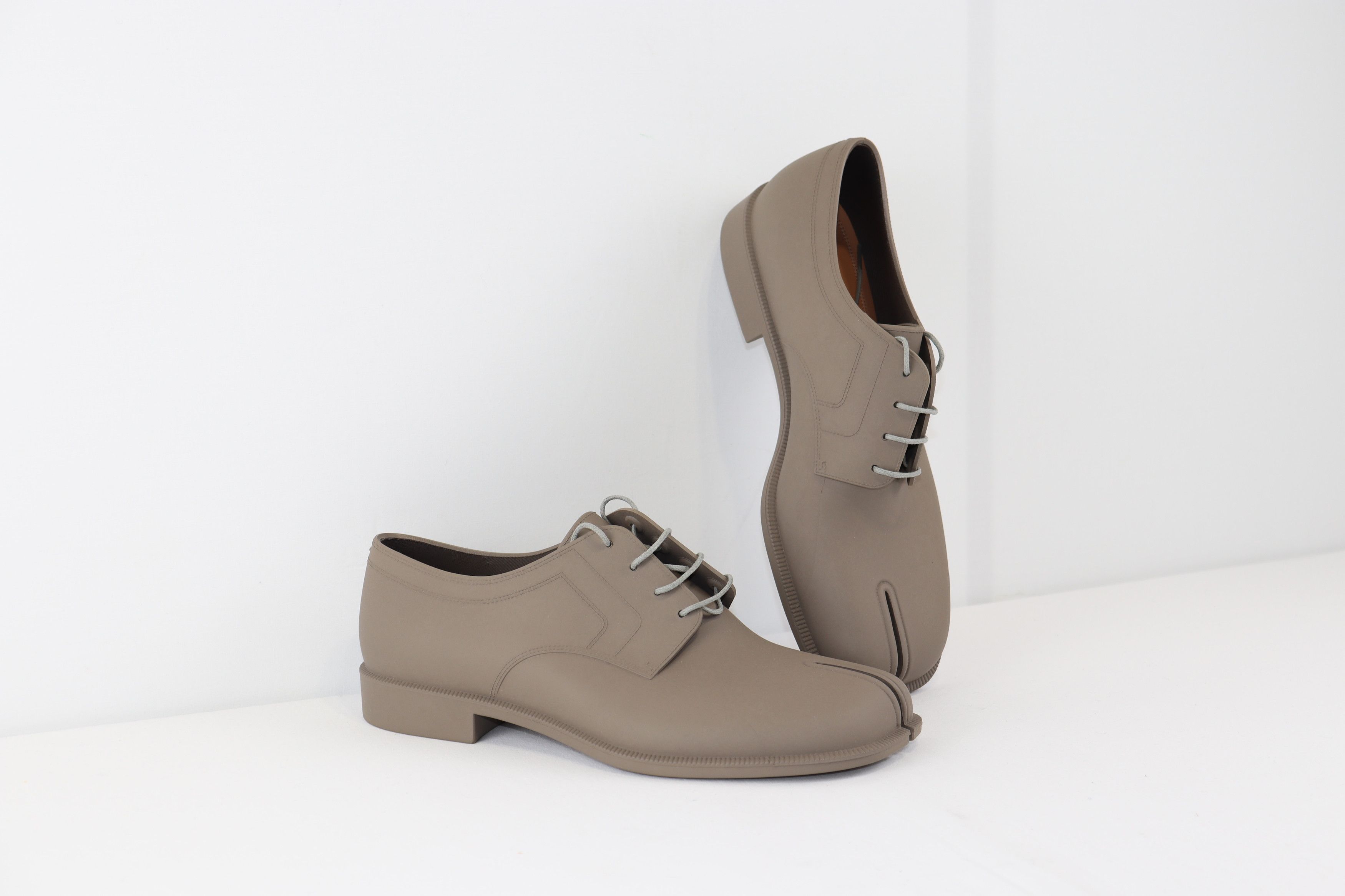 Maison Margiela o1rshd1 Tabi Derby Shoes in Grey Size US 8 / EU 41 - 10 Thumbnail