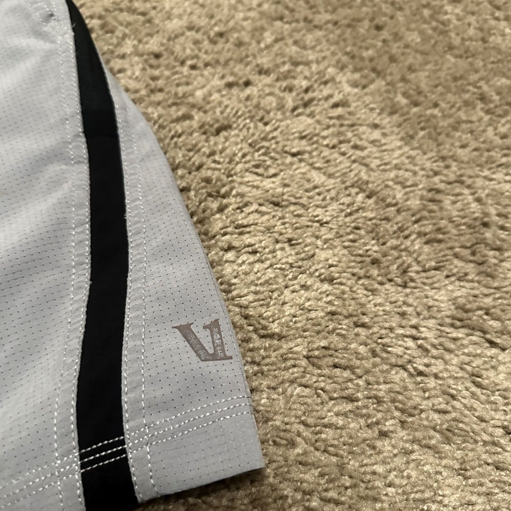 Vuori Vuori Draft Shorts Men's S Performance Activewear Pockets Gray Size US 29 - 2 Thumbnail