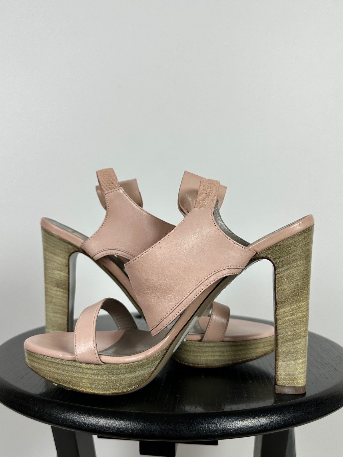 Valentino Valentino Garavani Pink Leather Bow Heel Sandals Platform Size US 7.5 / IT 37.5 - 8 Thumbnail