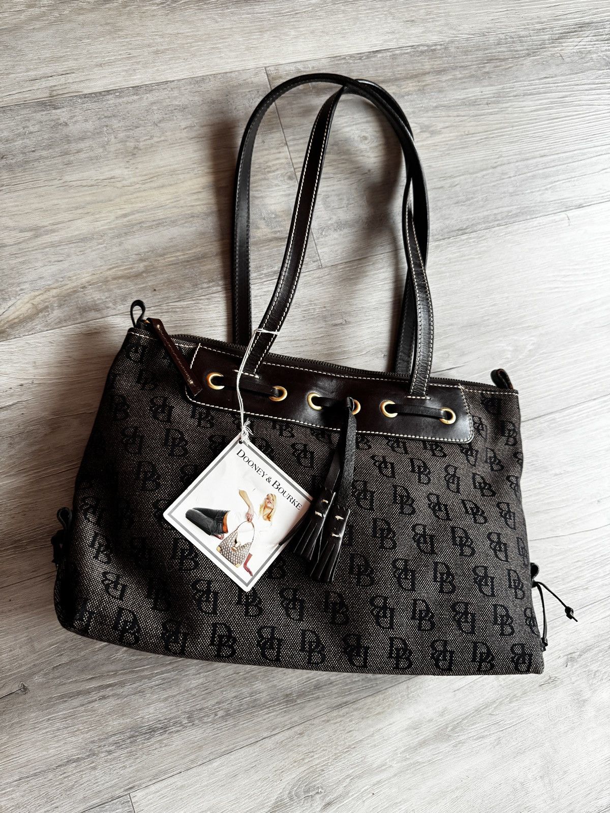 Dooney & Bourke Dooney & Burke Purse Size ONE SIZE - 3 Thumbnail