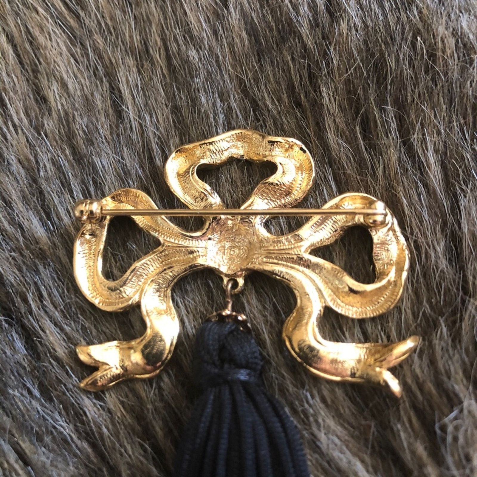 Vintage Vintage 80s gold tone bow tassel brooch pin Size ONE SIZE - 4 Thumbnail