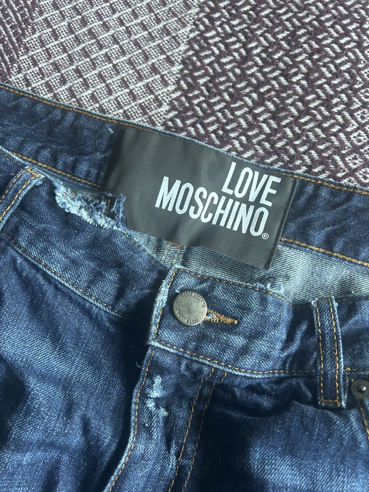 Moschino Vintage Love Moschino Denim Jeans Distressed Luxury Size 38 Size US 38 / EU 54 - 11 Thumbnail
