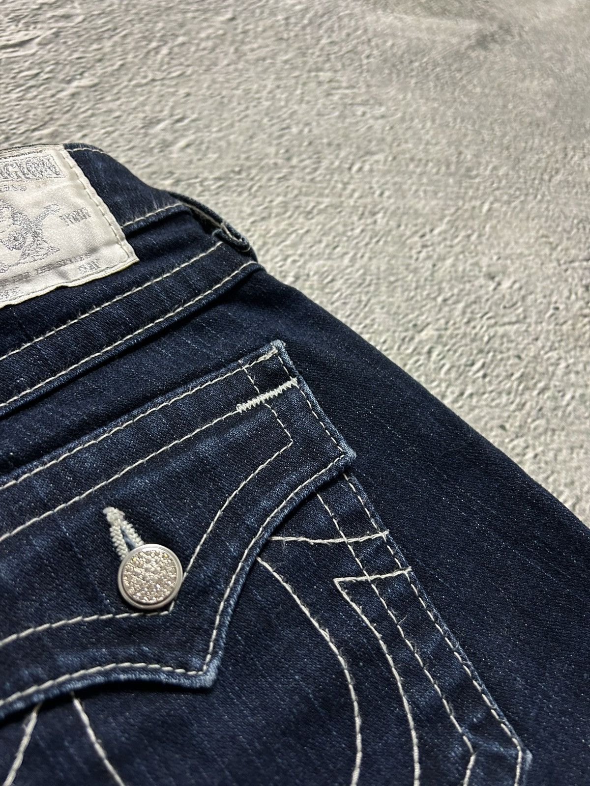 True Religion True Religion jeans slim white rhinestones vintage blue Size 27" / US 4 / IT 40 - 5 Thumbnail