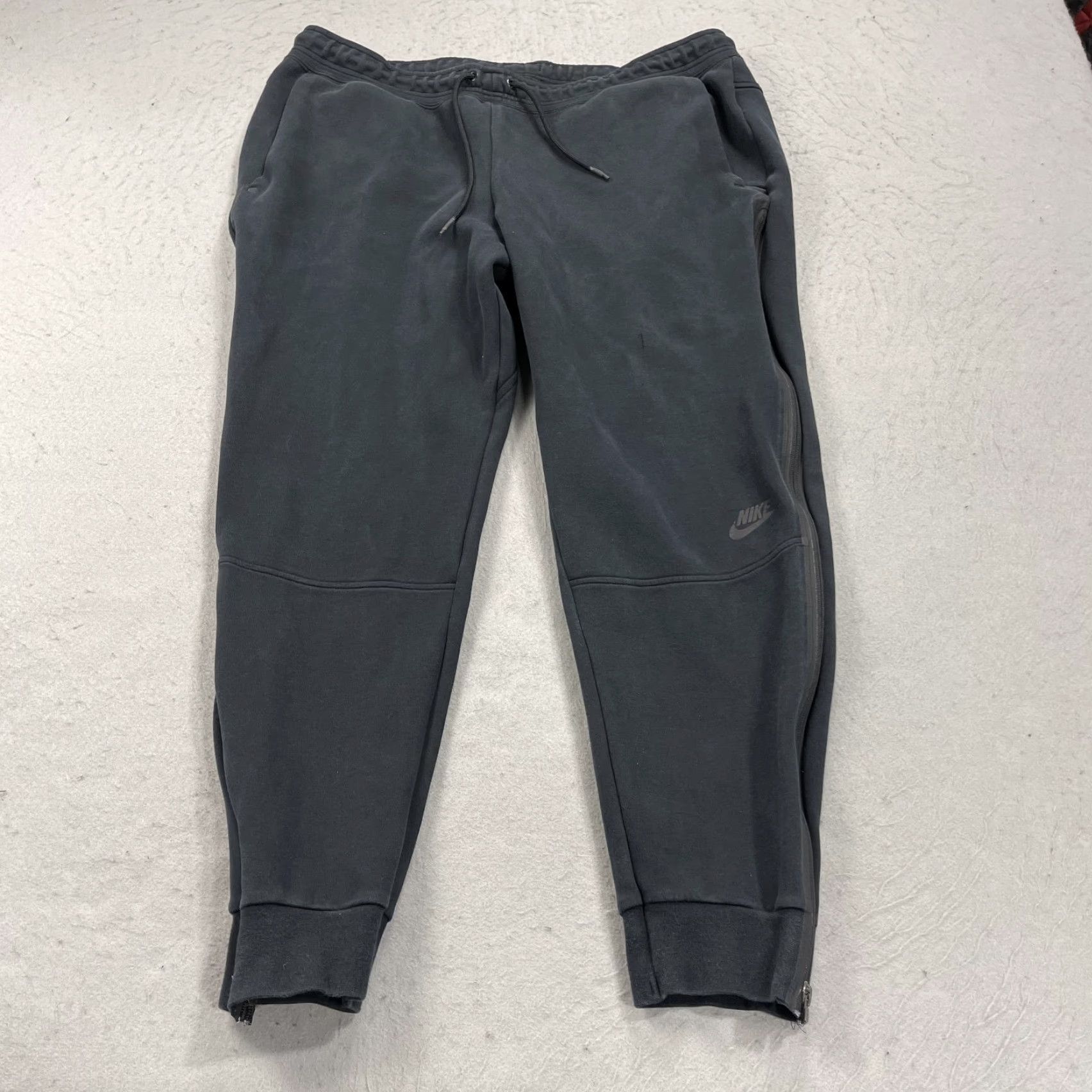 Nike Nike Tech Fleece Joggers Mens XL Black Sweatpants Logo Drawstring NSW Casual Size US 36 / EU 52 - 2 Thumbnail