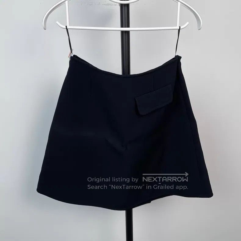 Louis Vuitton Louis Vuitton Black double-breasted gold high-waisted A-li Size 35" - 2 Thumbnail