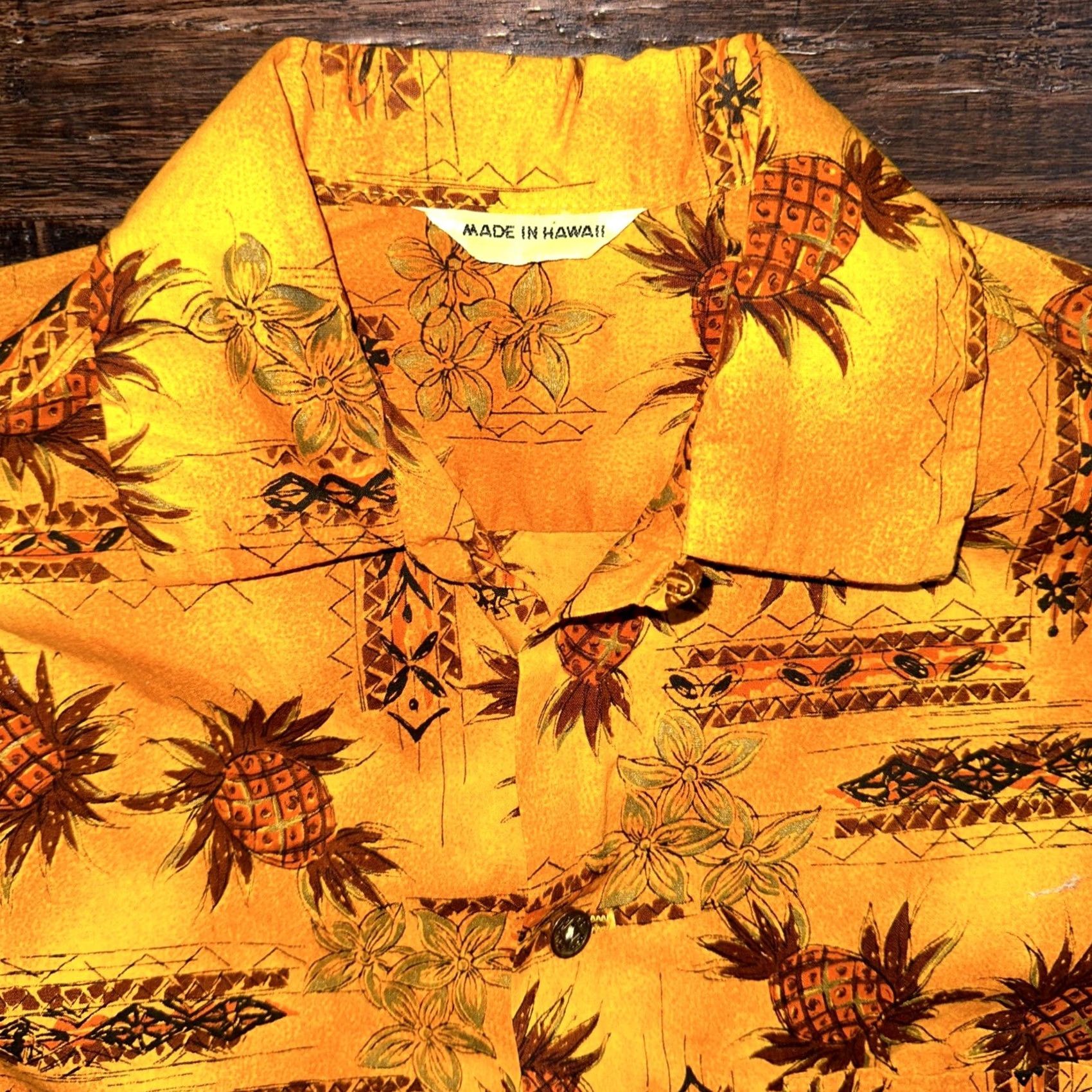 Vintage VINTAGE Made In Hawaii Aloha Shirt Mens S Short Sleeve Metal Button Pineapple Print Orange Shirts Mens Size US S / EU 44-46 / 1 - 2 Thumbnail