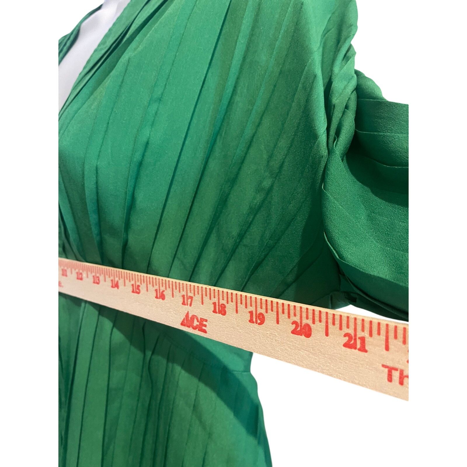 PrettyLittleThing PrettyLittleThing Green Pleated Long Sleeve Romper Size US 6 Size 28" / US 6 / IT 42 - 2 Thumbnail
