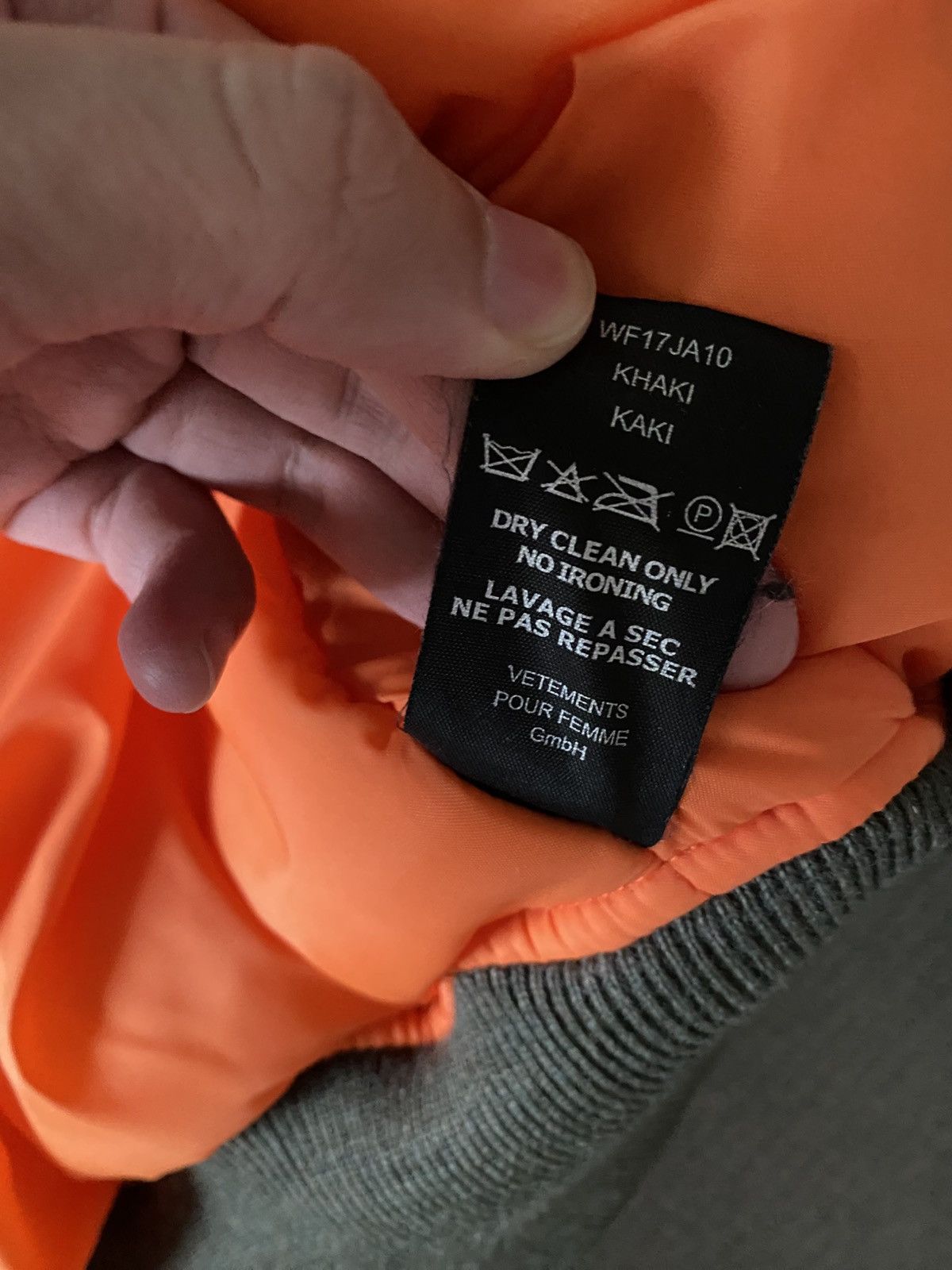 Vetements Vetements Cropped Bomber AW2017 Size US XS / EU 42 / 0 - 9 Thumbnail