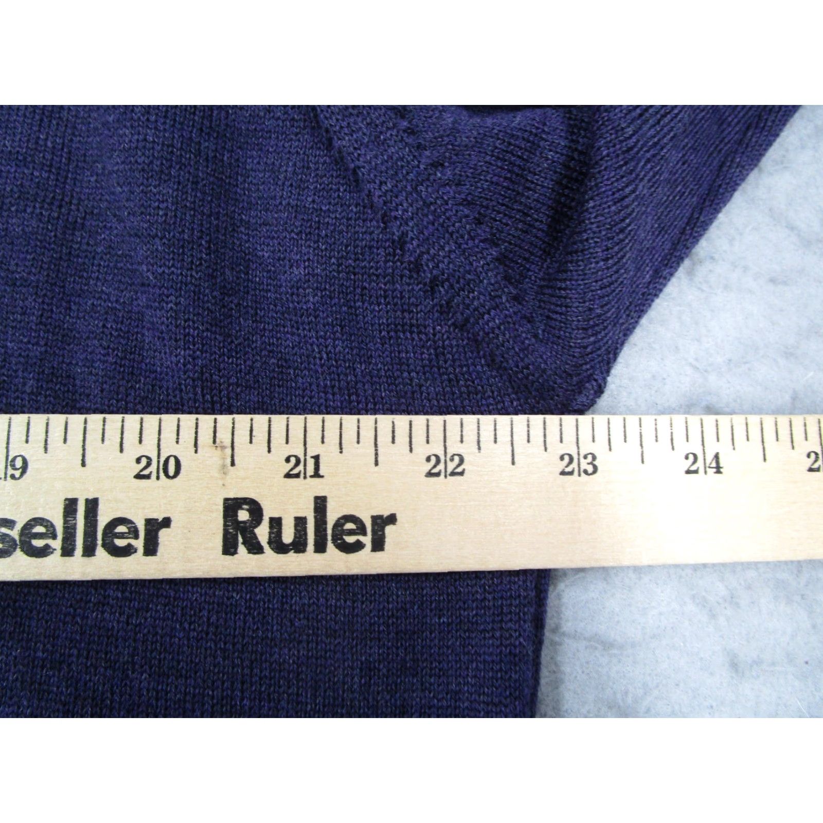 Vintage Giasone Sweater Mens XL Purple 100% Extra Fine Merino V Neck Made Italy Knit (Lightweight, Solid, Wool) Size US XL / EU 56 / 4 - 5 Thumbnail