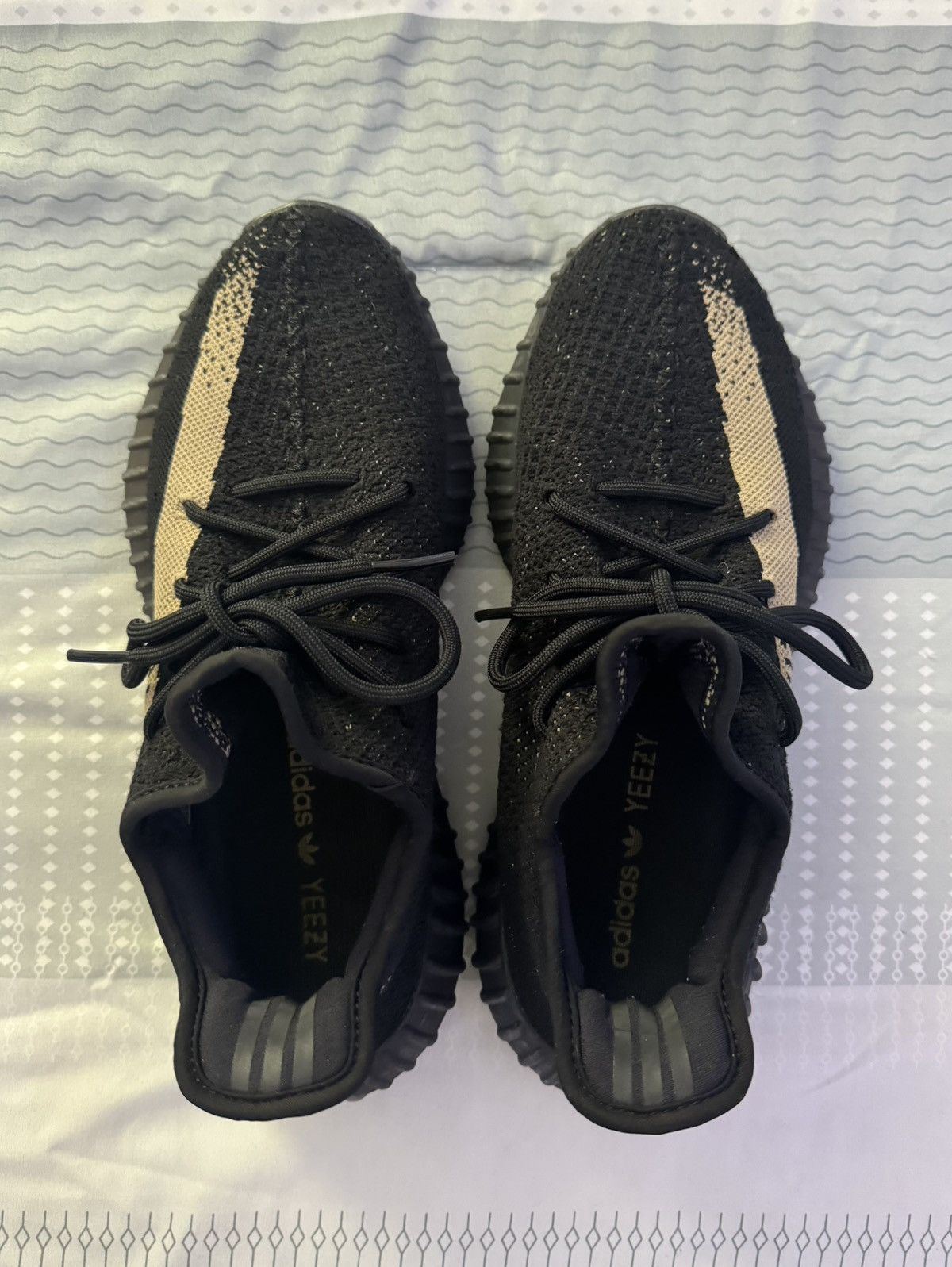 Yeezy YEEZY BOOST 350 CORE GREEN V2 Size US 9 / EU 42 - 7 Thumbnail