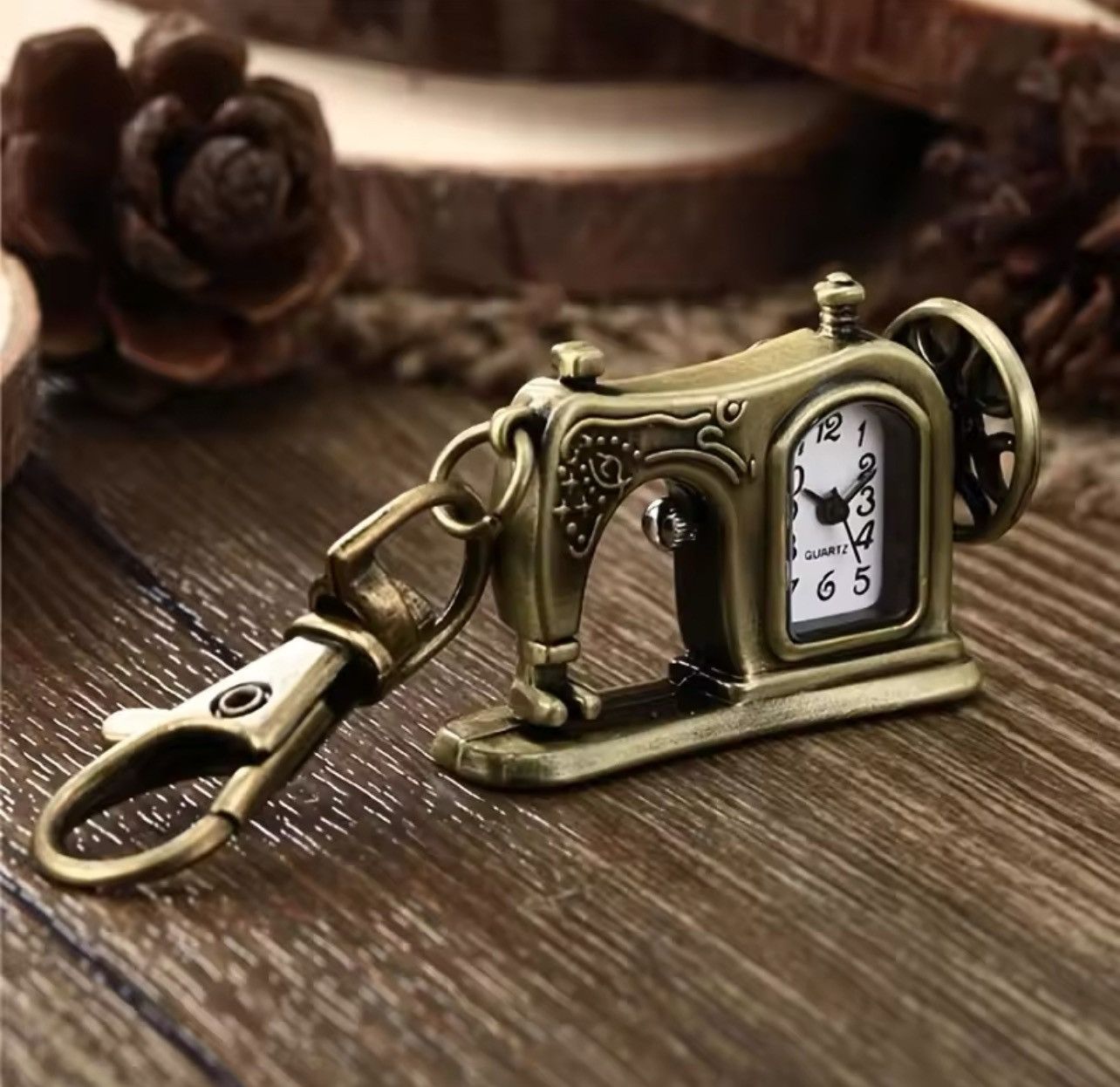 Other Bronze keychain Sewing pocket watch Size ONE SIZE - 1 Thumbnail