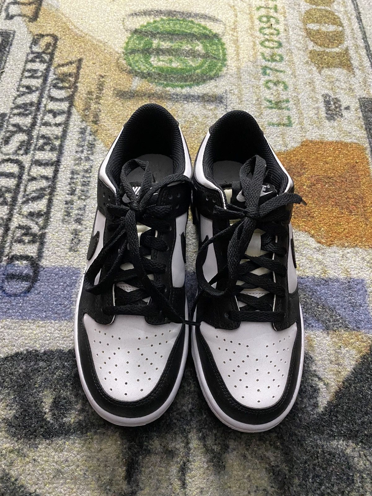Nike Nike Dunk Low Panda (5.5Y Grade School) Size US 7 / IT 37 - 3 Thumbnail