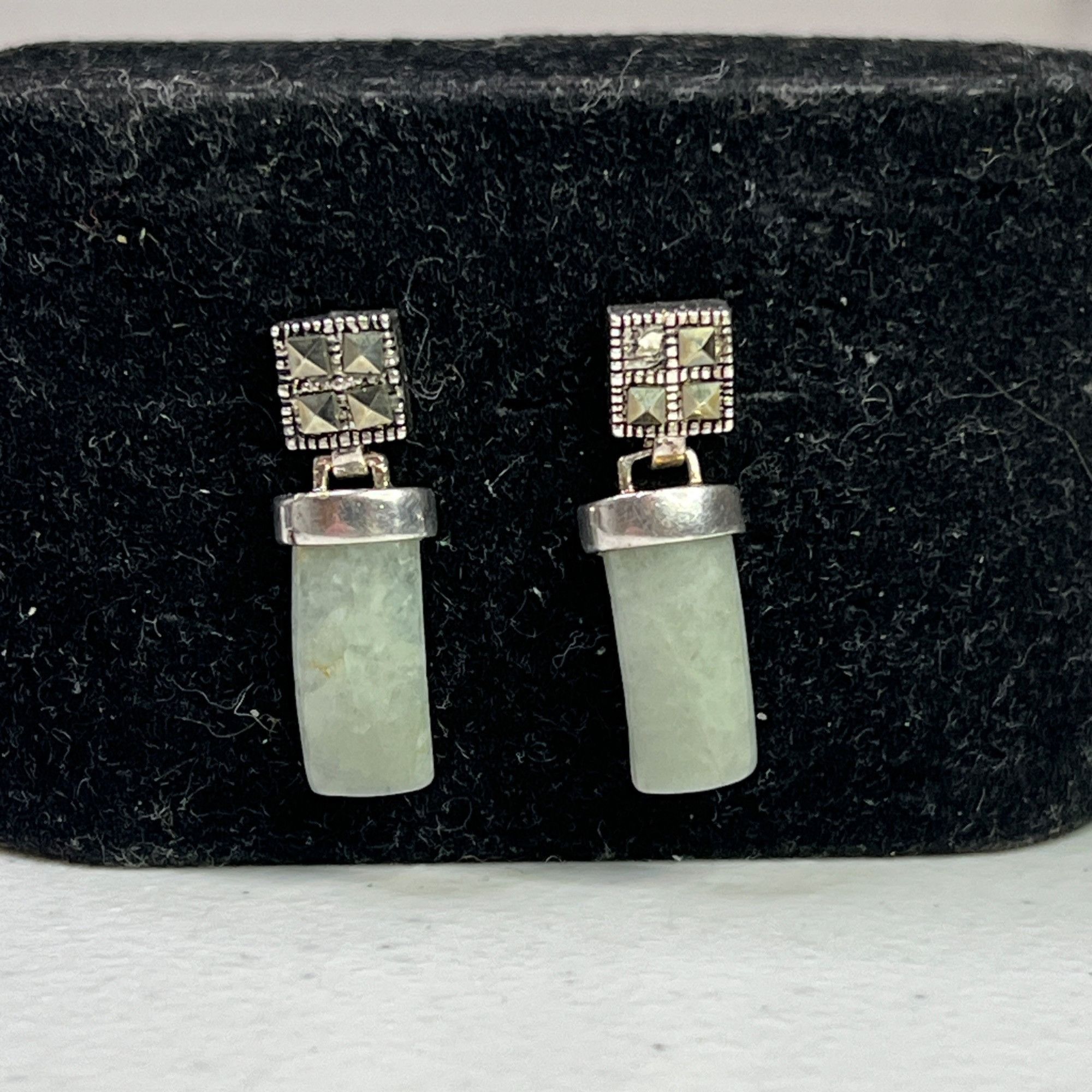 Designer Marcasite & Green Jade Drop Earrings Vintage Style Elegant Size ONE SIZE - 5 Thumbnail