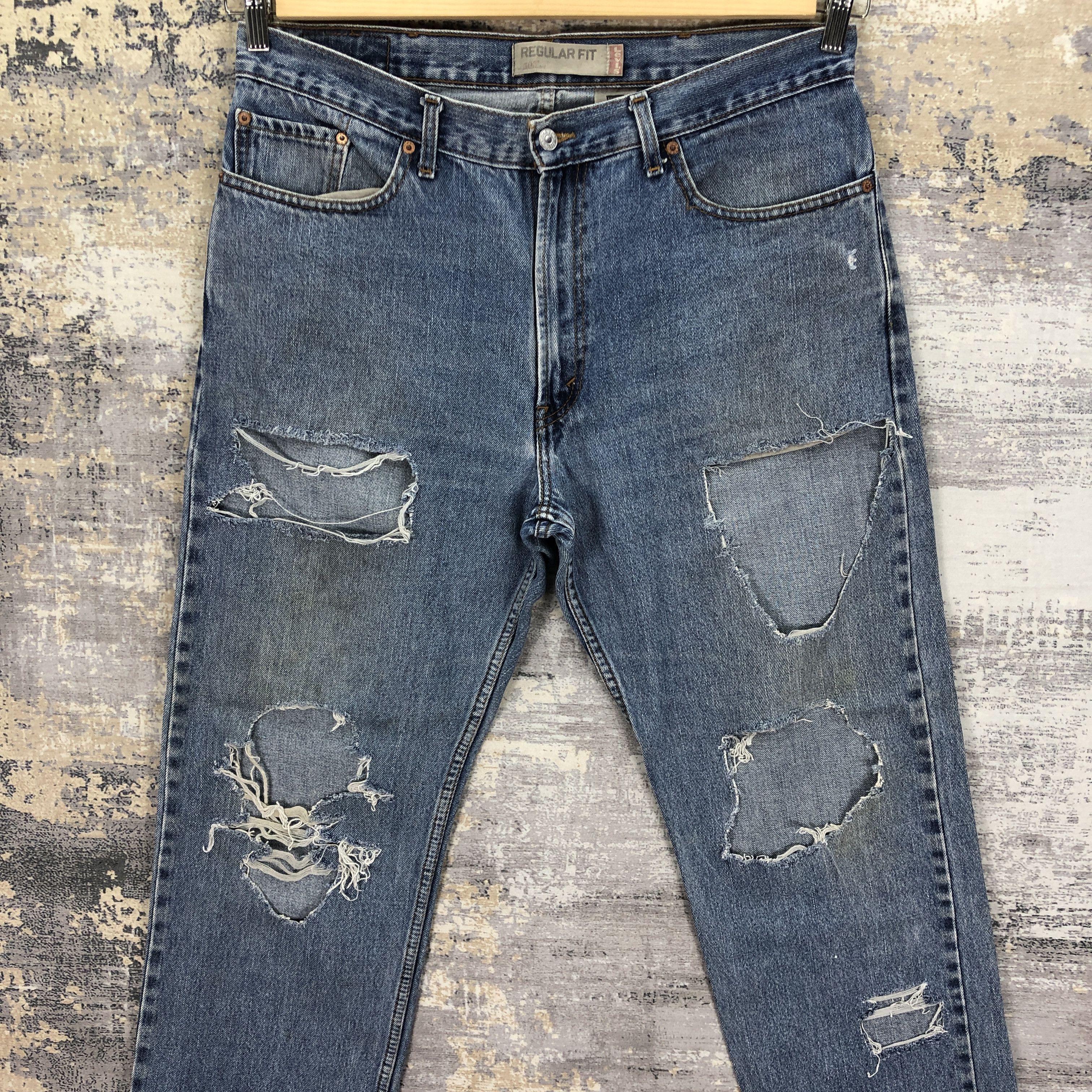 Levi's Vintage Levis 505 Jeans Distressed Levi's Light Wash Denim Size US 36 / EU 52 - 3 Thumbnail