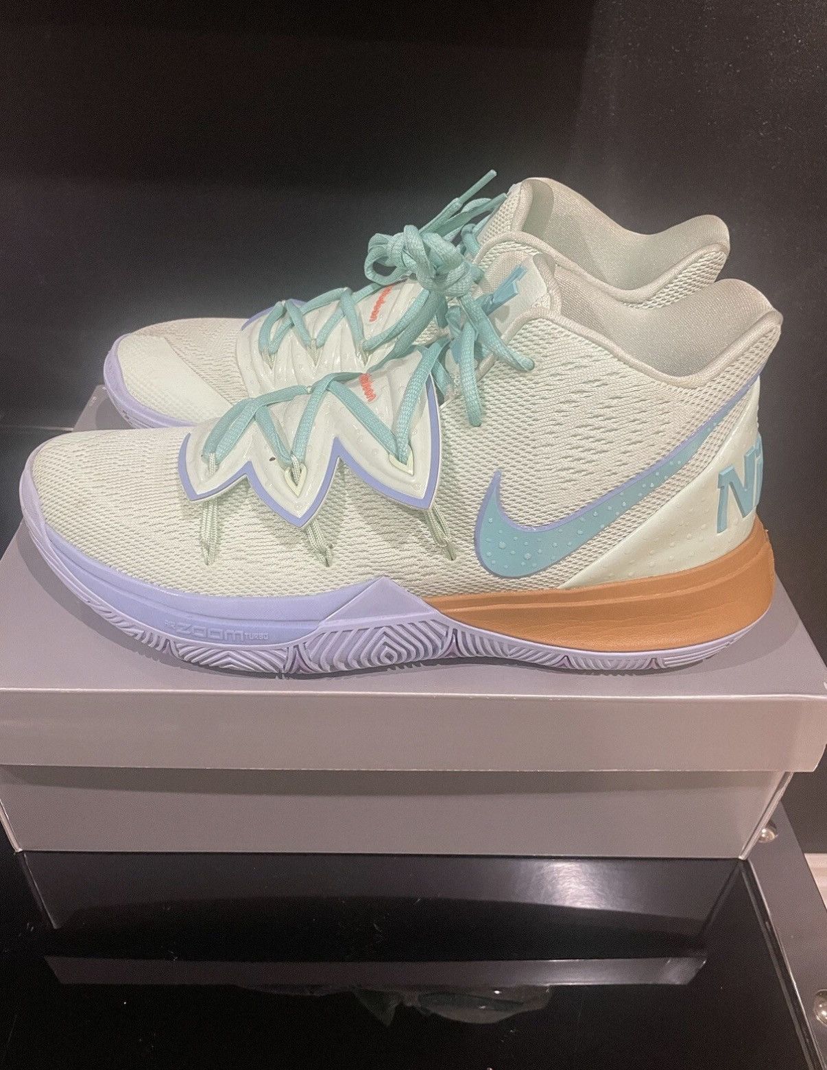 Nike Nike SpongeBob SquarePants x Kyrie 5 Squidward size 11.5 Size US 11.5 / EU 44-45 - 1 Thumbnail
