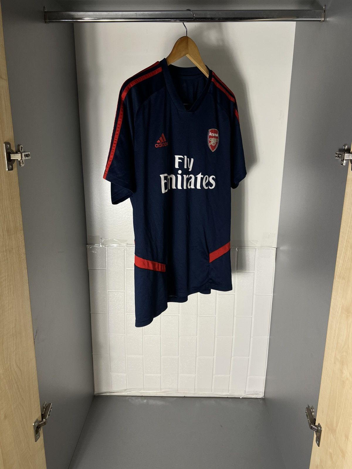 Adidas VINTAGE ADIDAS FC ARSENAL LONDON ENGLAND SOCCER JERSEY RETRO Size US XL / EU 56 / 4 - 5 Thumbnail