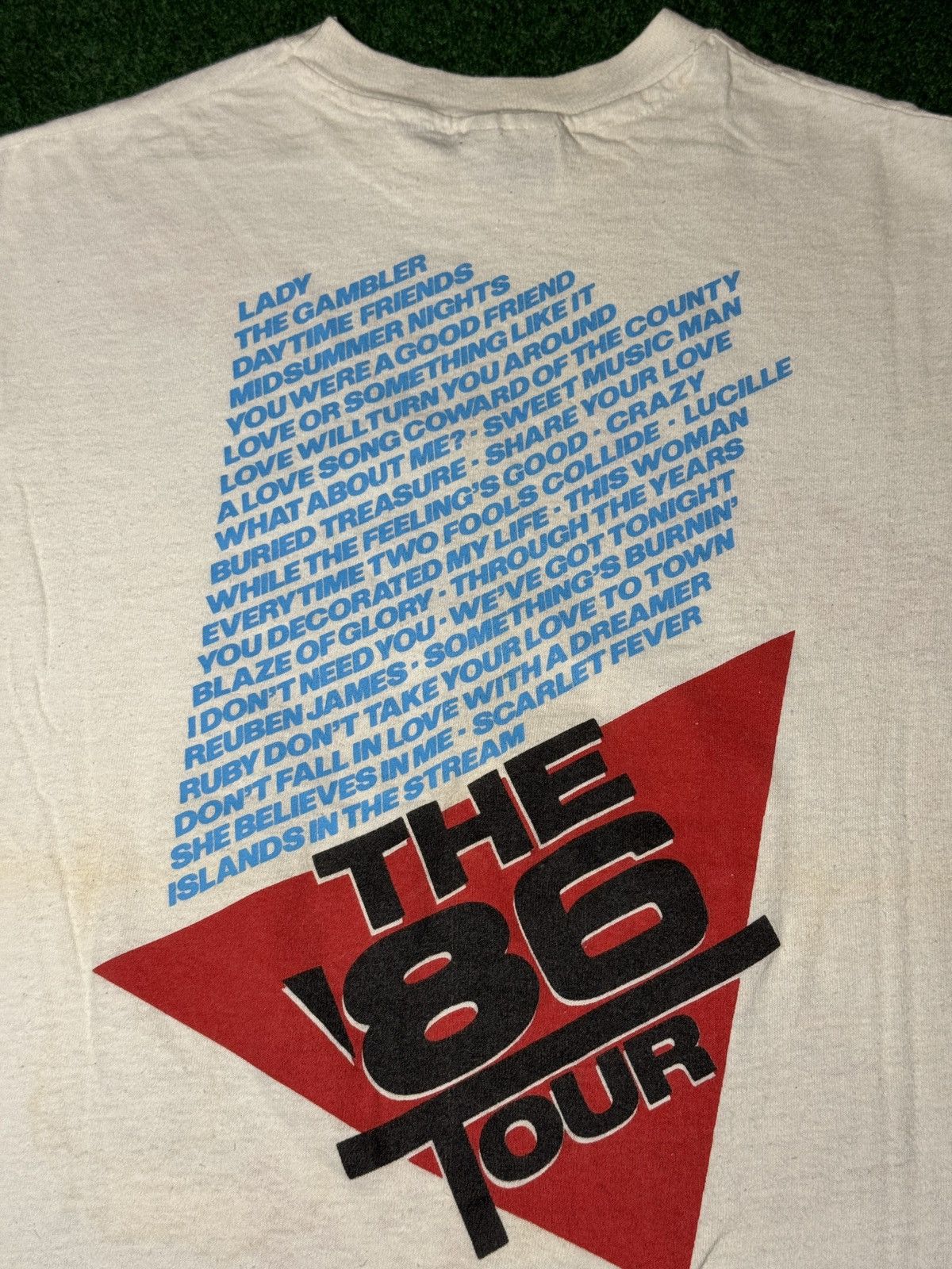 Band Tees Vintage 80s Kenny Rogers Live In Concert Lrg Hanes T Shirt Size US L / EU 52-54 / 3 - 6 Thumbnail