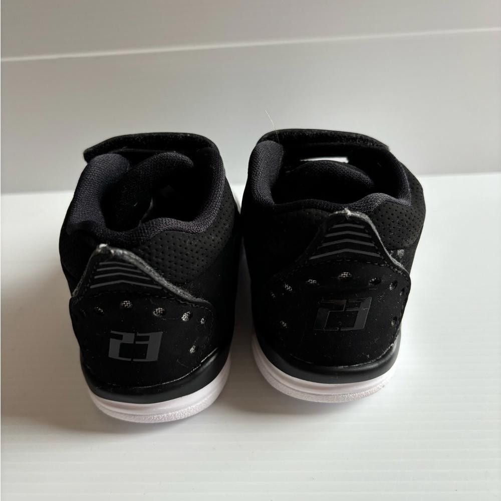 Designer Jordan toddlers sneakers Size US 5 / EU 37 - 3 Thumbnail