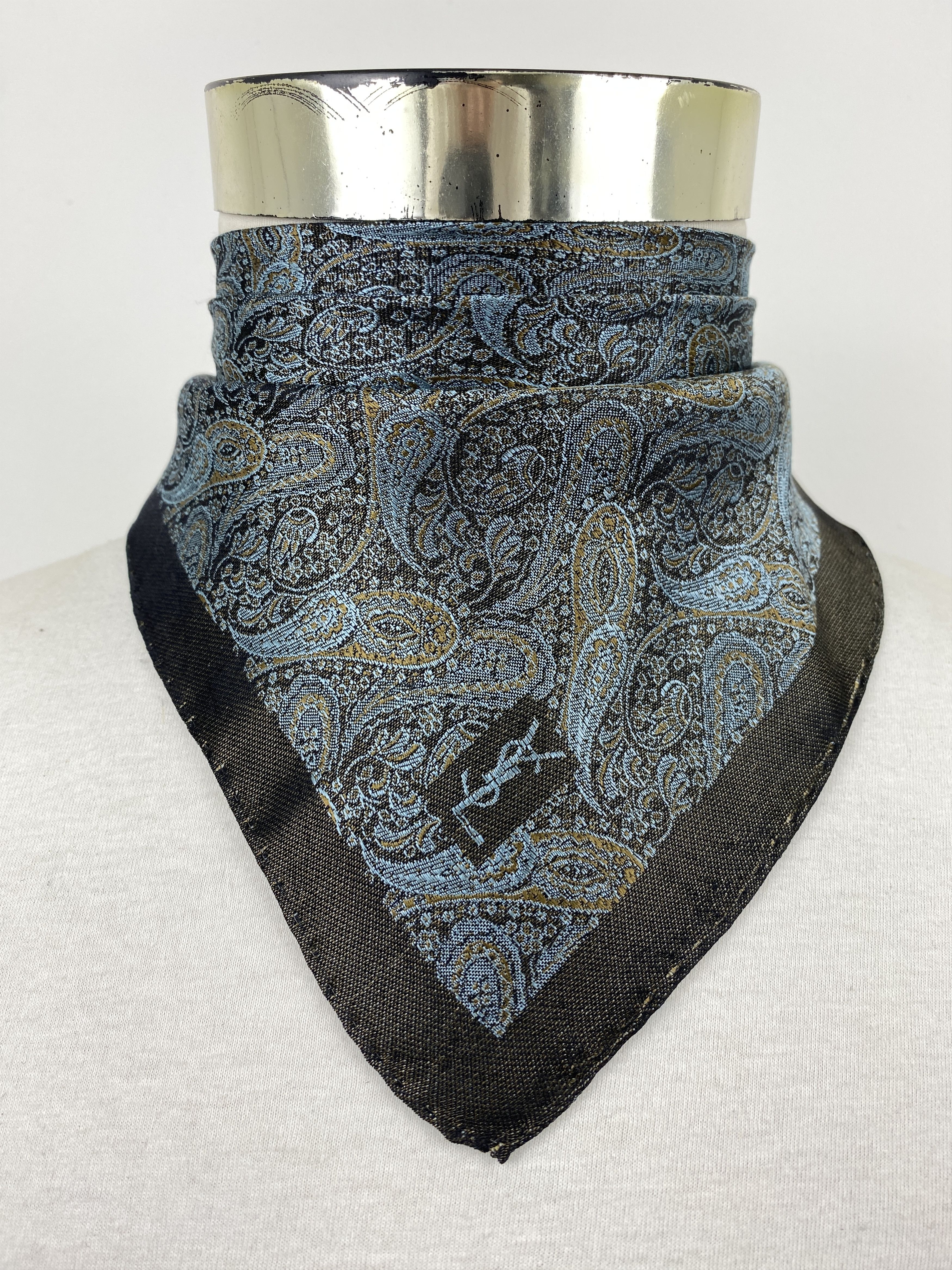 Vintage Yves Saint Laurent Handkerchief /Neckerchief HKC0719 Size ONE SIZE - 1 Thumbnail