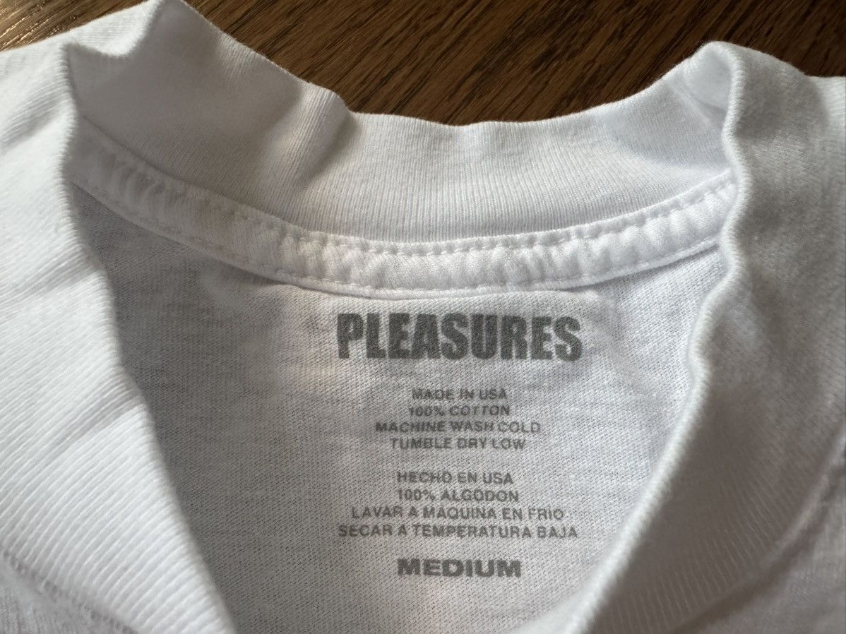 Pleasures Medium White A Girl is A Gun Tee Shirt Merch Joy Red Black Size US M / EU 48-50 / 2 - 9 Thumbnail