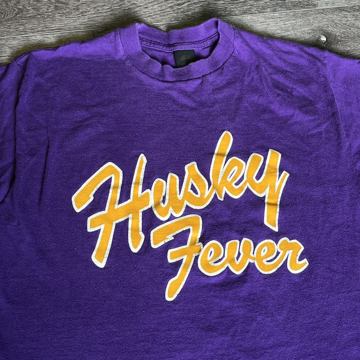 Vintage Vintage 80s Medallion University Washington Husky Fever Tee Size US M / EU 48-50 / 2 - 2 Thumbnail