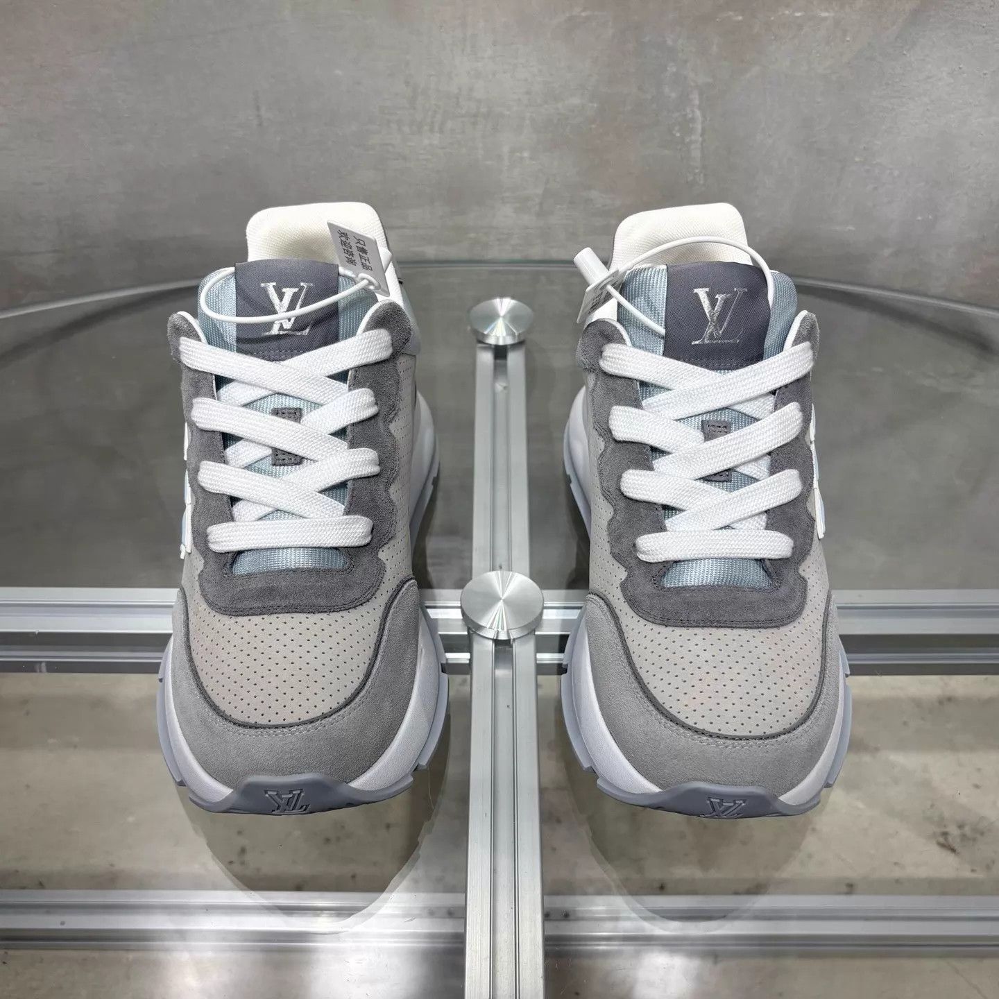 Louis Vuitton LV Classic Sneaker Gray UK6.5/40.5 New with Box Size US 7.5 / EU 40-41 - 1 Thumbnail