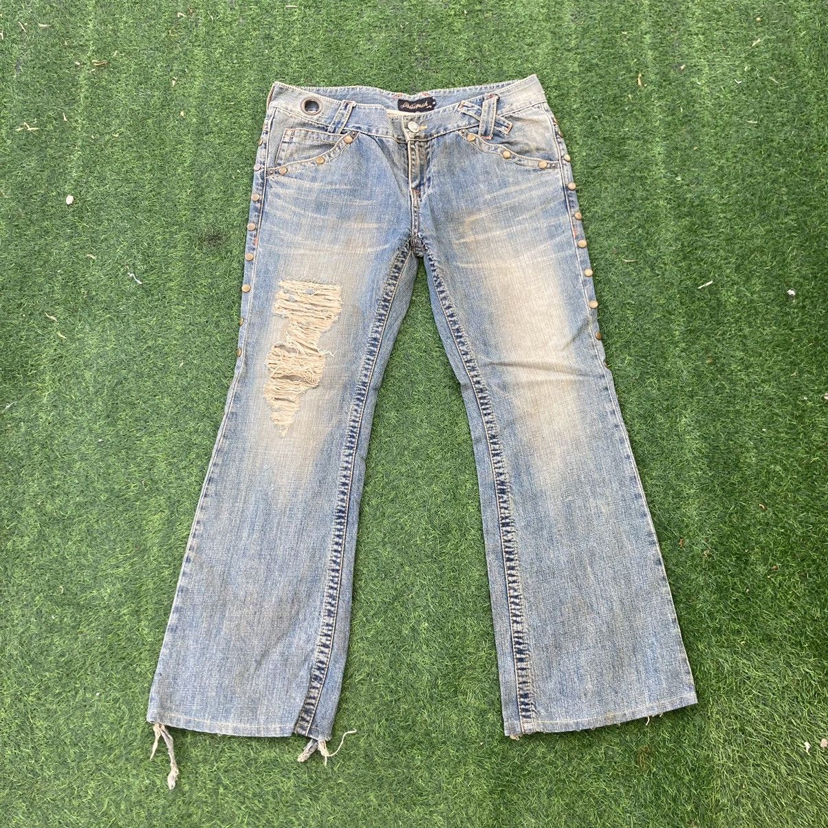 VANQUISH BOOTCUT RIPED STYLE JEANS