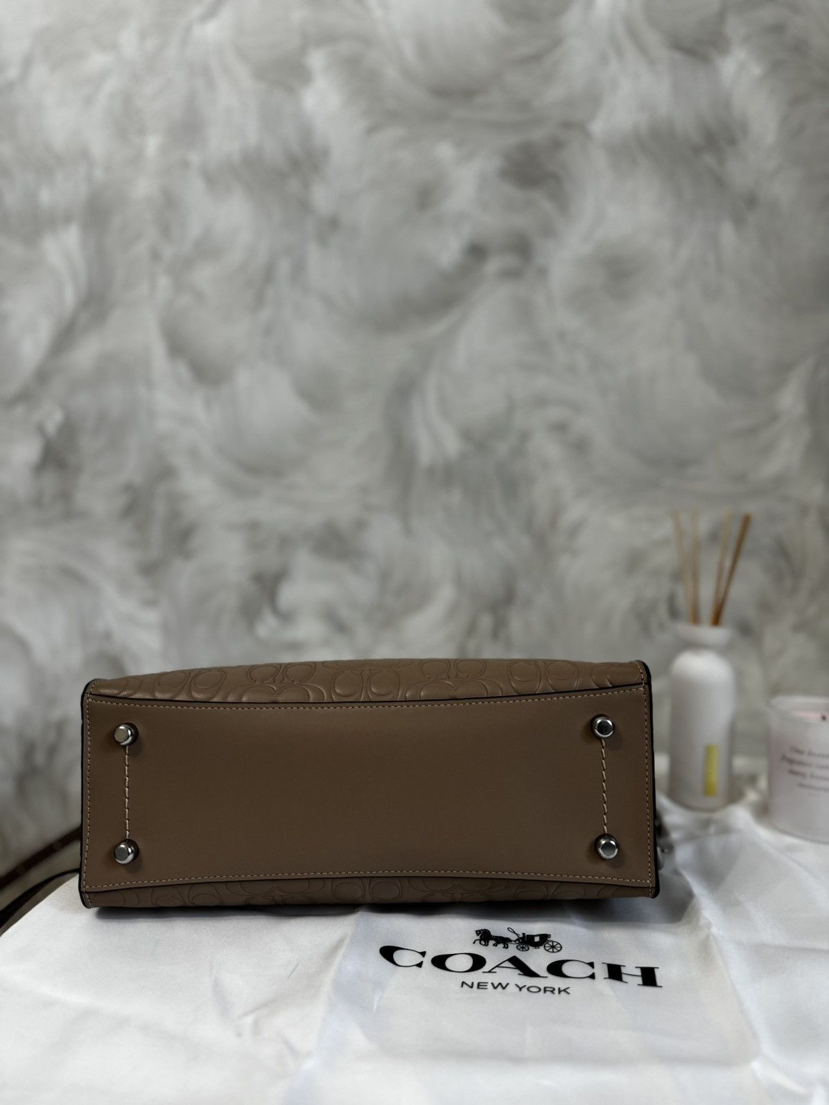 Coach Coach Charlie Leather Bag 28 Khaki Brown Size ONE SIZE - 8 Thumbnail