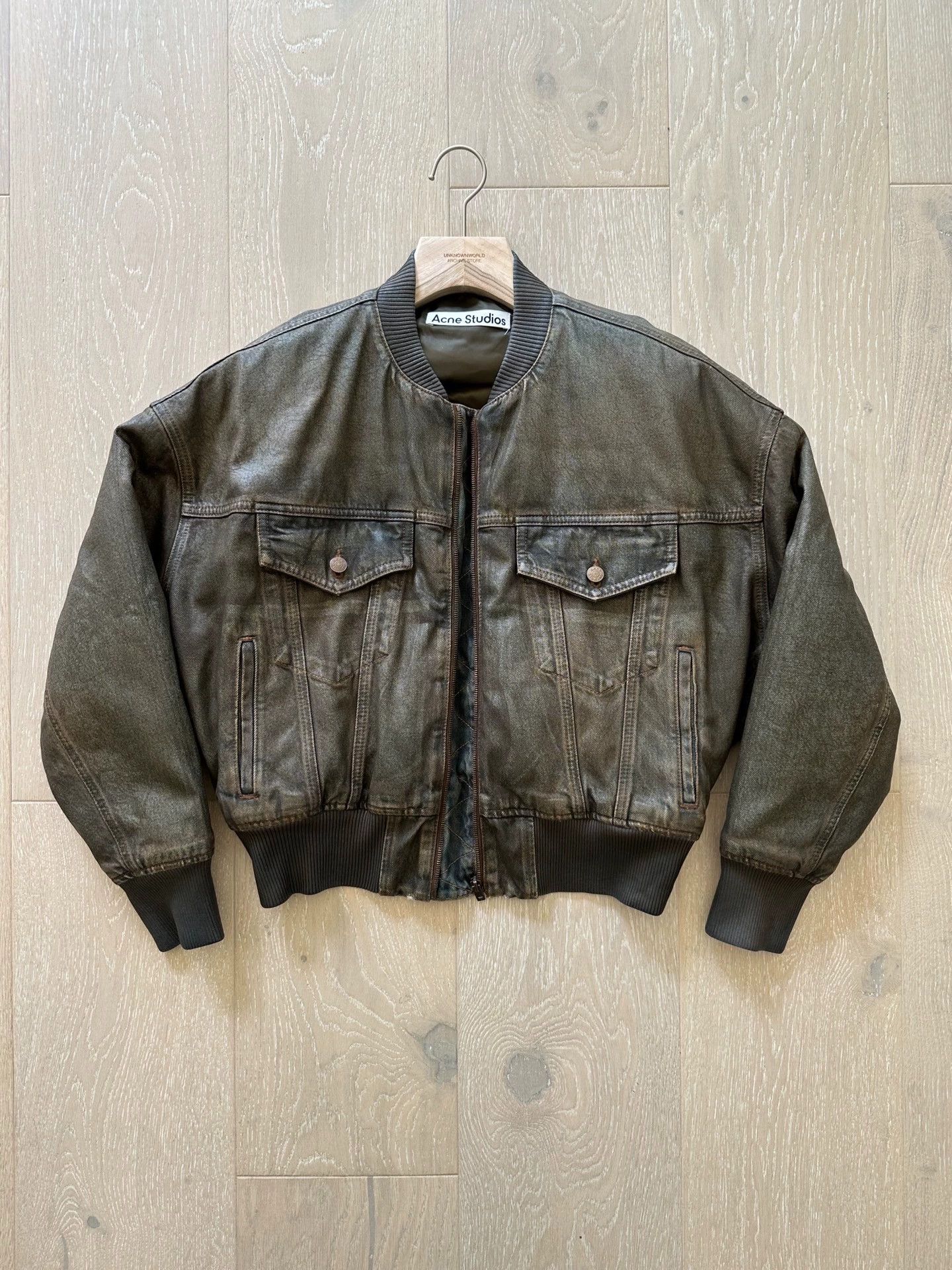 Acne Studios Acne Studios x Kylie Jenner Waxed Cotton Bomber Jkt Size XXS / US 00 / IT 34 - 1 Thumbnail