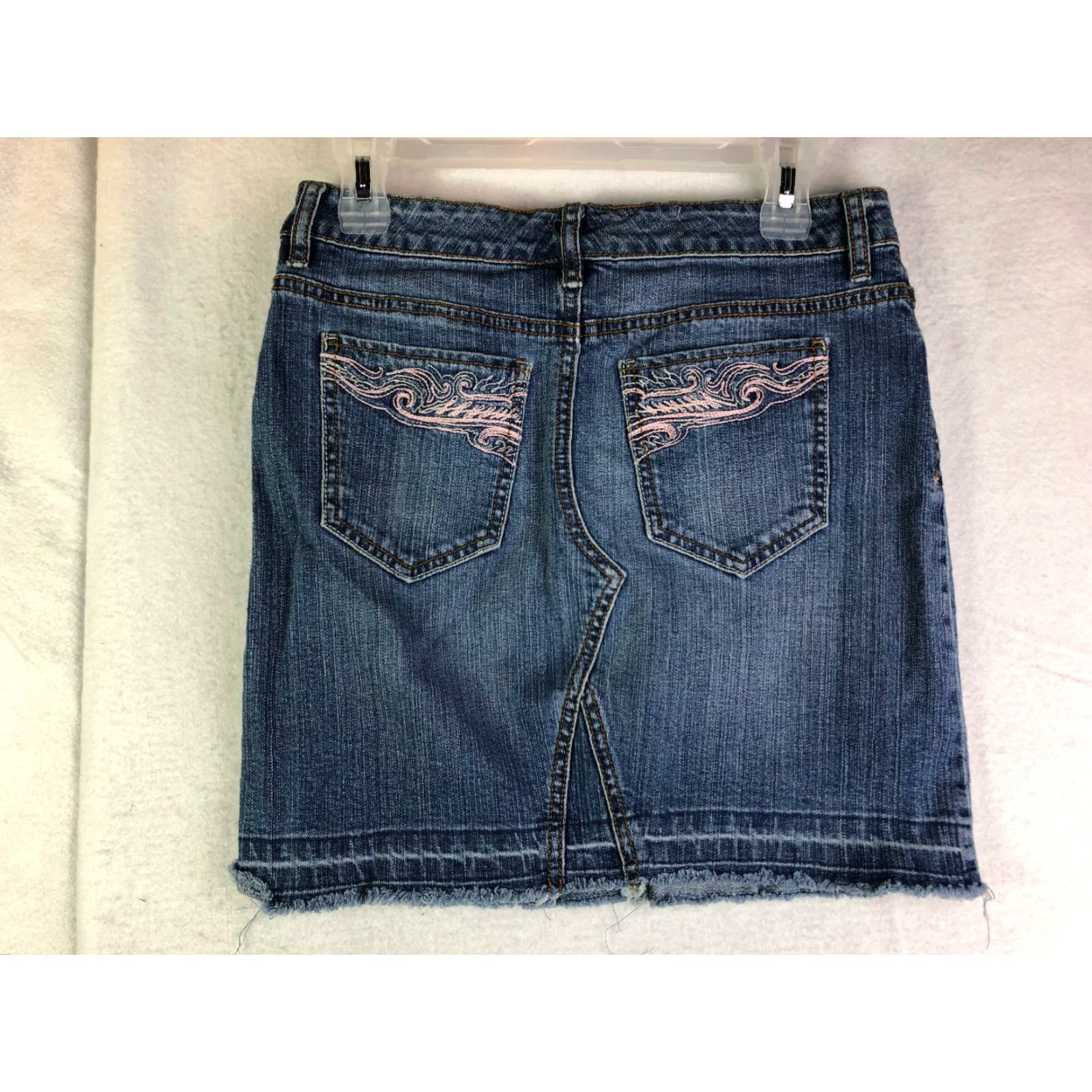 Vintage SO Jeans Blue Jean Skirt Womens Size 5 Midi Denim Cotton Zip Flat Front Regular Waist 29" Vintage: No Womens Size 27" / US 4 / IT 40 - 4 Thumbnail