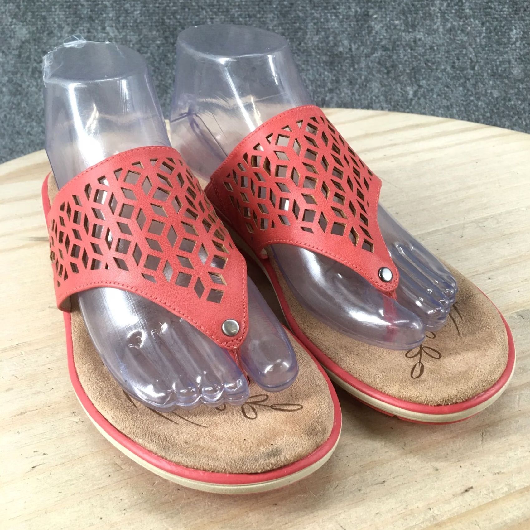Naturalizer Naturalizer Sandals Womens 8M Sinny Thong Flip Flops Pink Faux Leather Laser Cut Sandal Womens 8 Pink Faux Leather Size US 8 / IT 38 - 3 Thumbnail