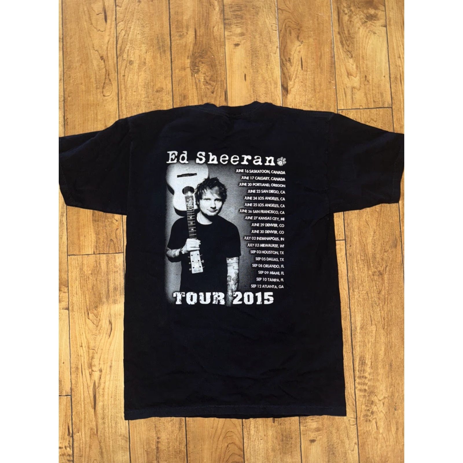 Vintage Ed Sheeran 2015 Tour T-Shirt Black Medium 18x27.5 Thinking Out Land Band Tee Size US M / EU 48-50 / 2 - 4 Thumbnail